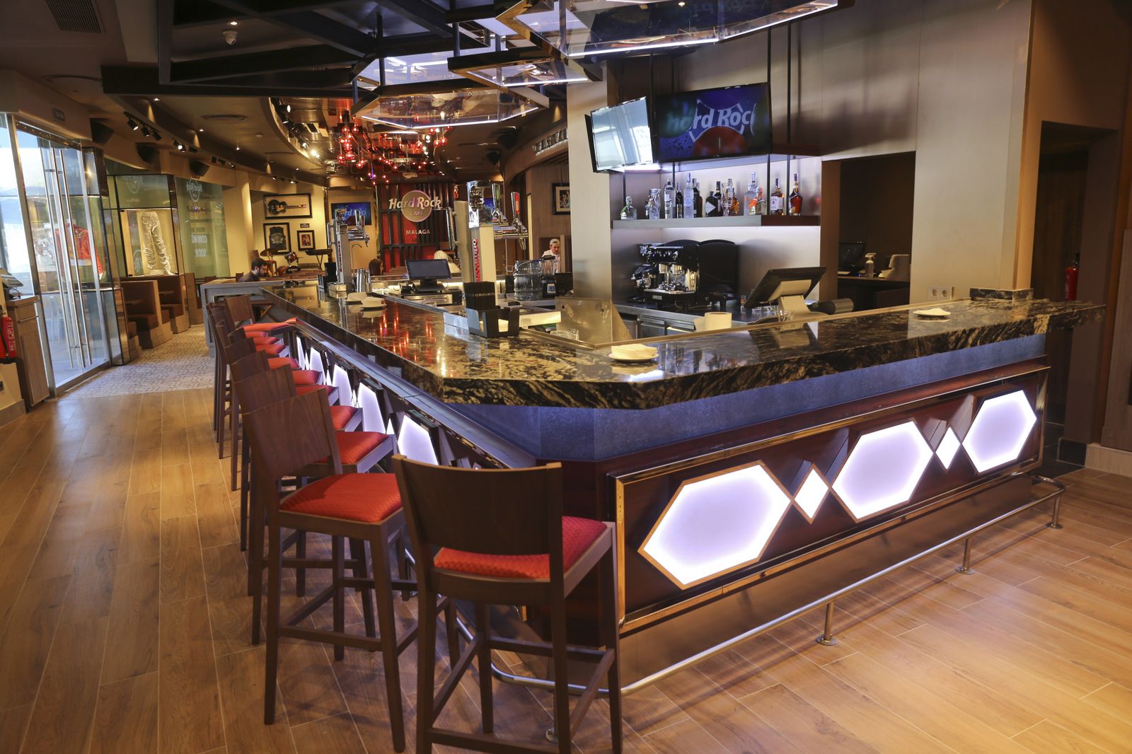 Las imágenes del Hard Rock Café en Muelle Uno de Málaga