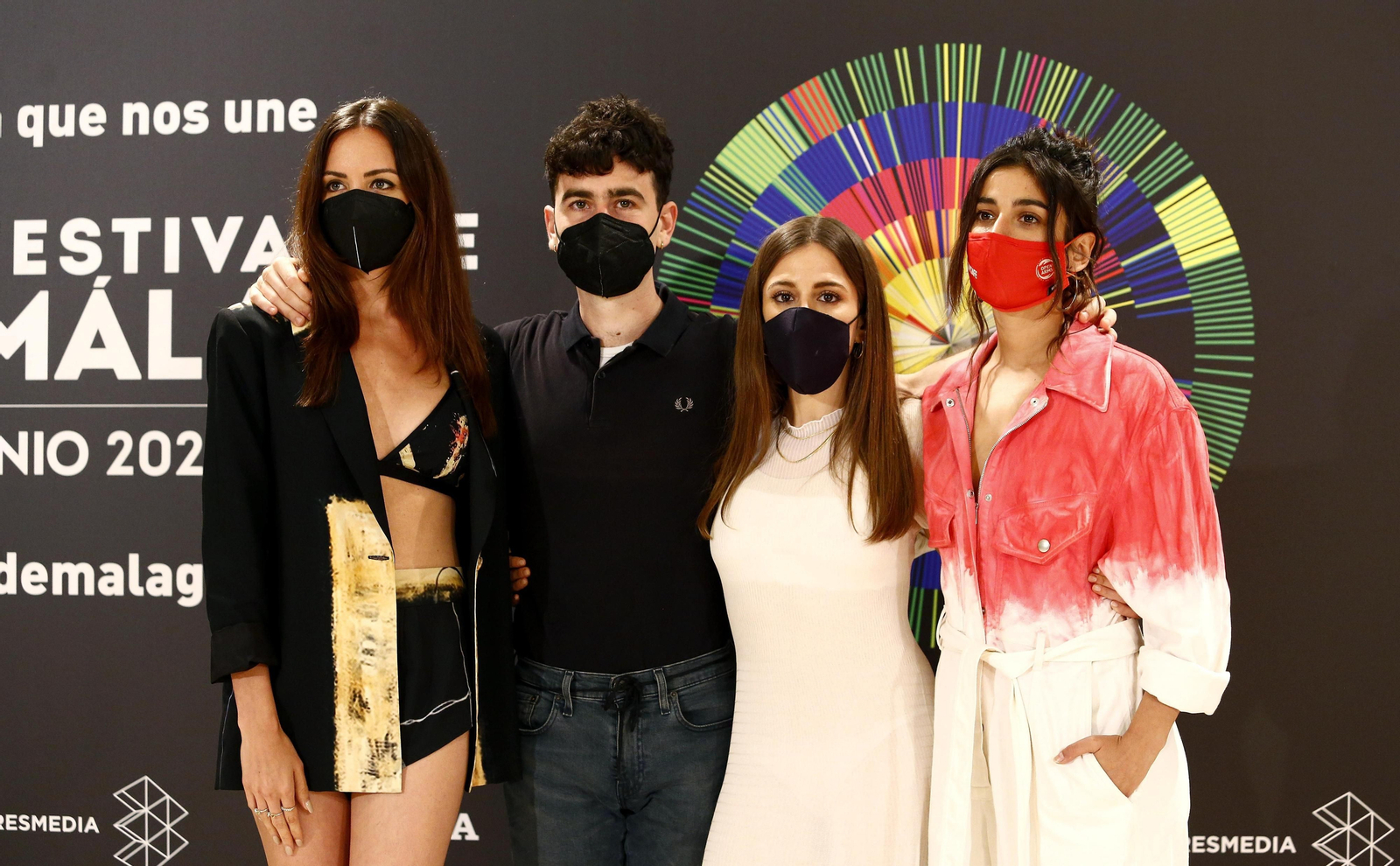 Las fotos del desfile de famosos para inaugurar el festival con nostalgia de la alfombra roja