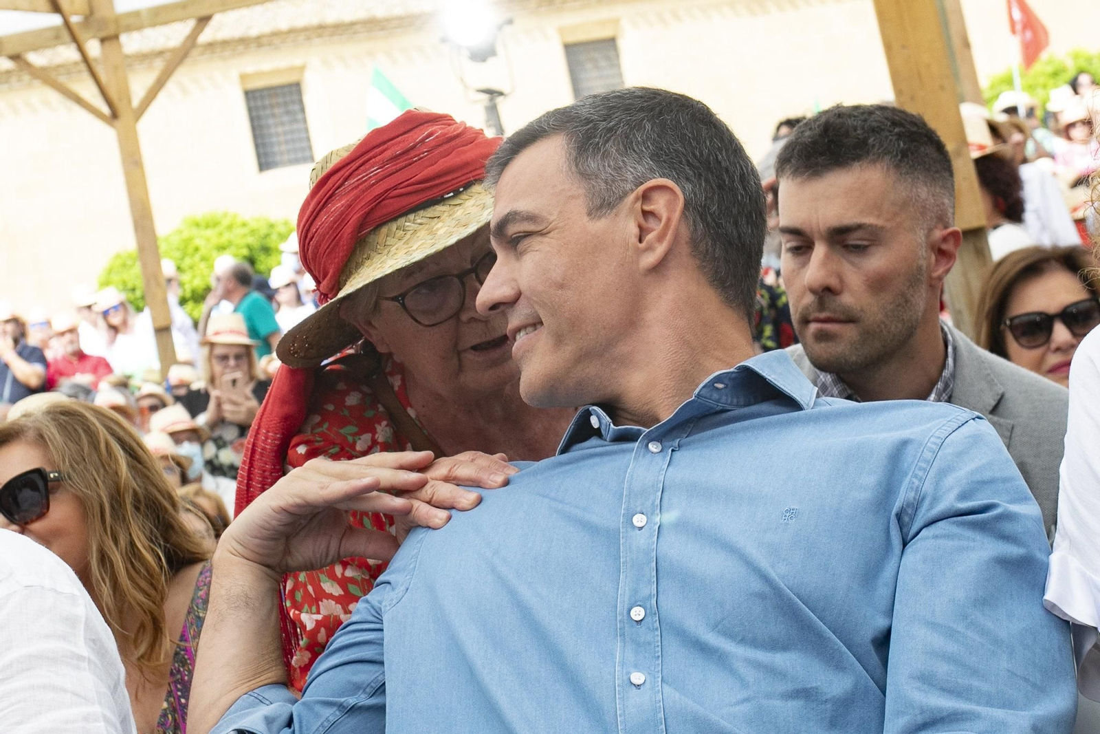 Así ha comenzado la campaña Juan Espadas con Pedro Sánchez, en Almería