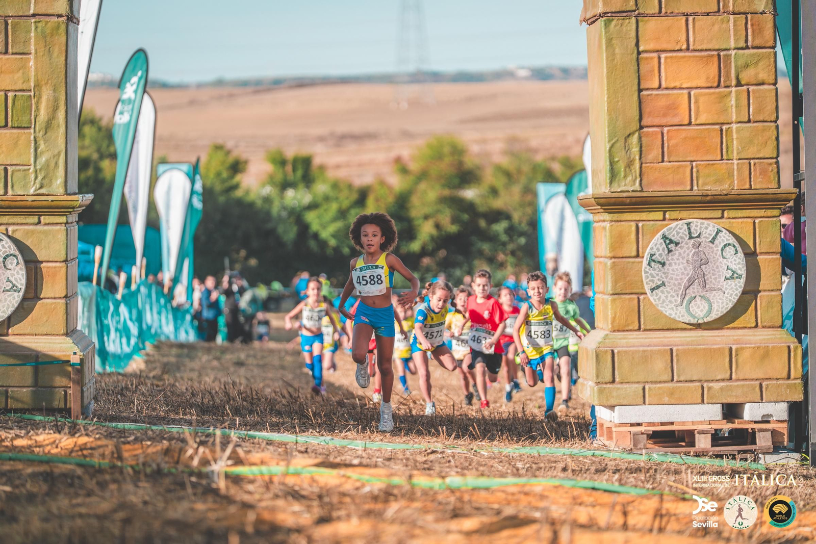 Búscate en las fotos del Cross de Itálica 2025 | 10