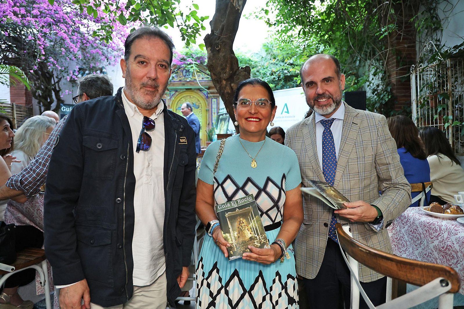 Imágenes de la presentación de la Guía del Rocío 2024 de Huelva Información