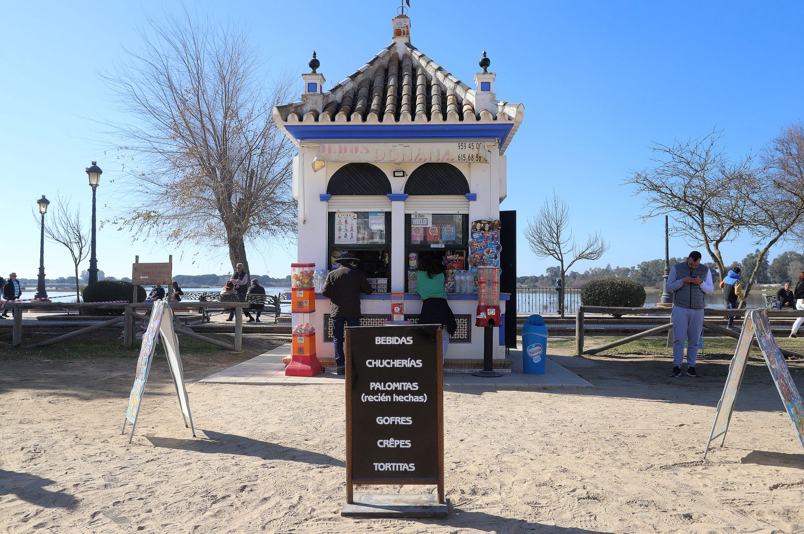 Imágenes del ambiente previo a la celebración de la Candelaria en El Rocío