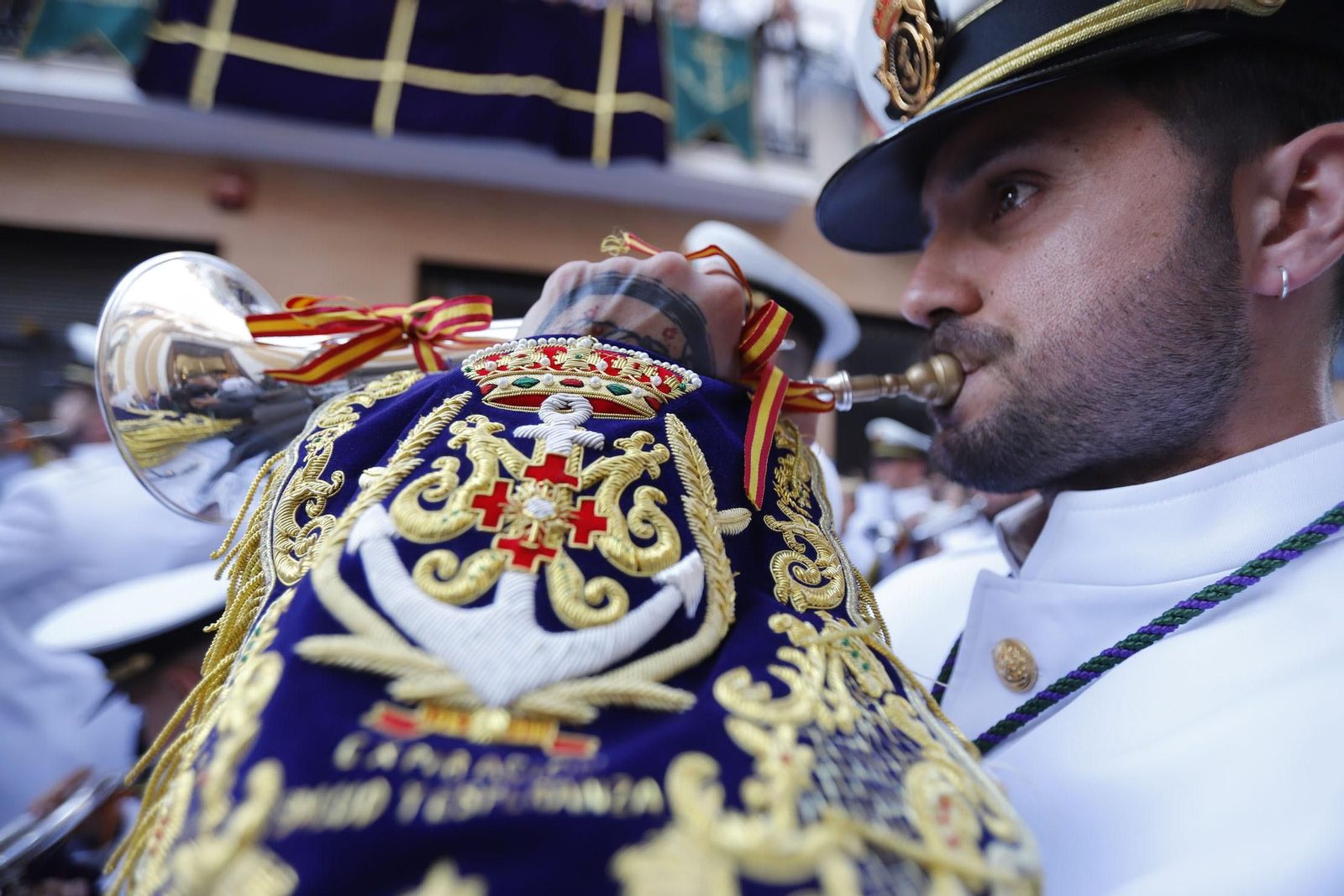 Imágenes de la estación de penitencia de la Hermandad de La Esperanza de Huelva
