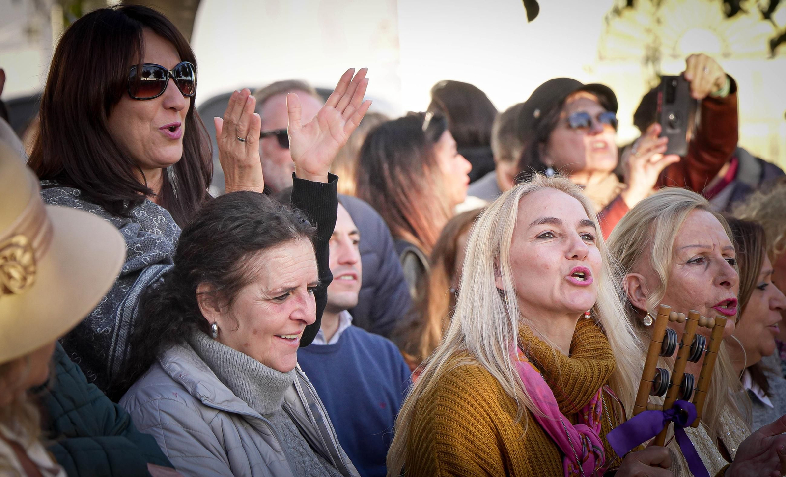 Imágenes del gran ambiente el primer día de zambombas en Jerez