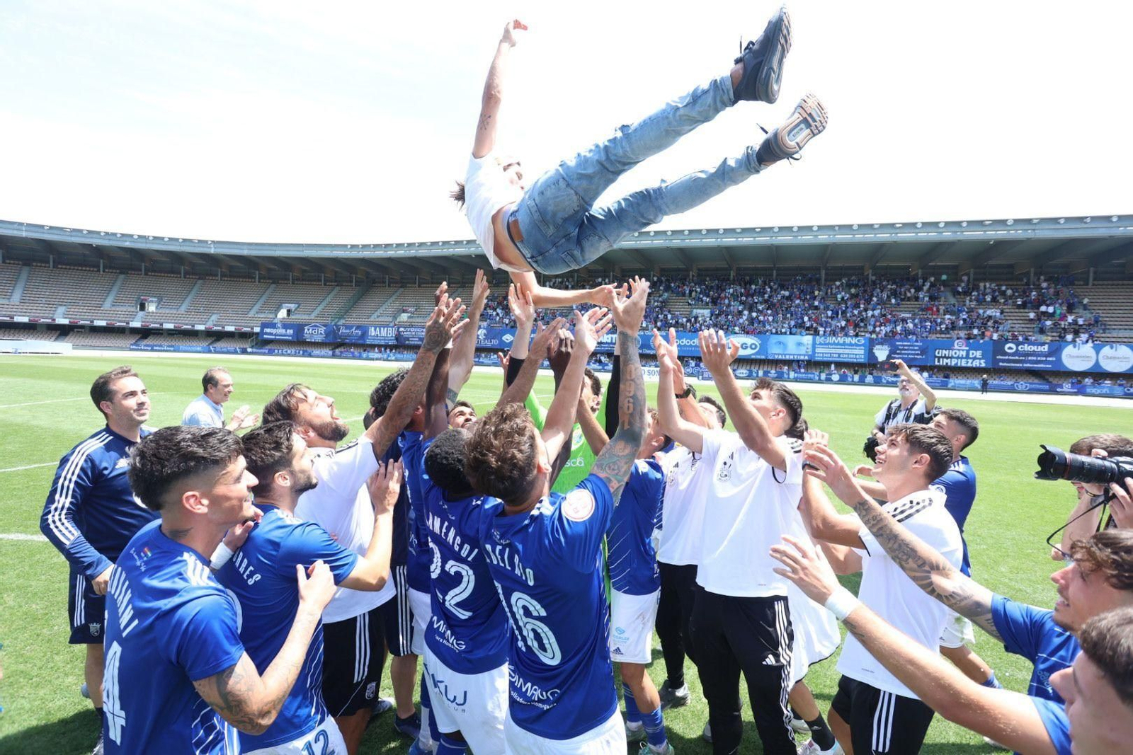 Imágenes de la celebración del Xerez CD del ascenso virtual a Segunda RFEF Imágenes de la celebración del Xerez CD del ascenso virtual a Segunda RFEF