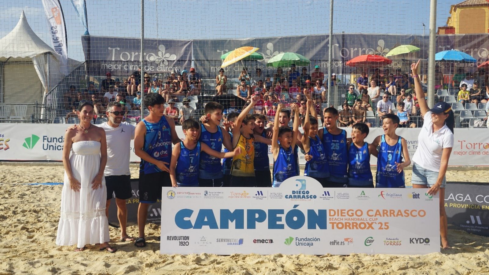 El Club Balonmano Playa Carboneras, campeón del torneo en la categoría alevín.