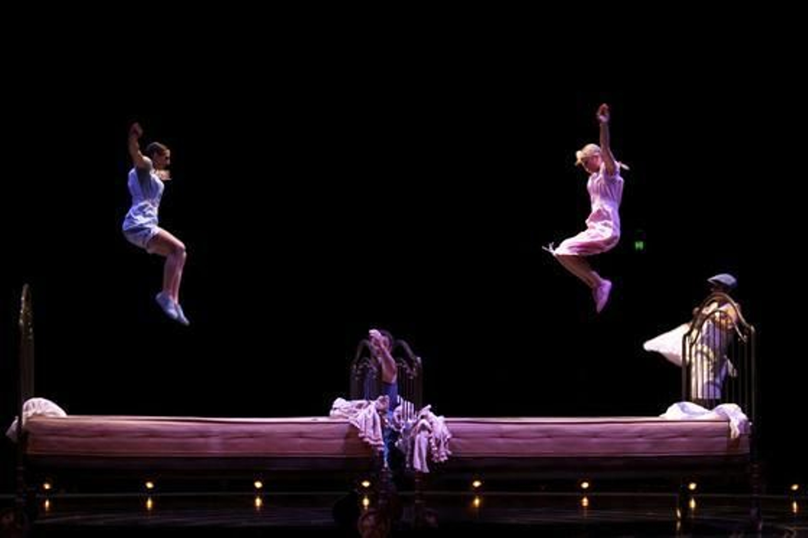 El Circo del Sol visita Sevilla el próximo 8 de septiembre con su nuevo espectáculo Corteo, que ya ha sido visto en 34 ciudades por más de cinco millones de espectadores.