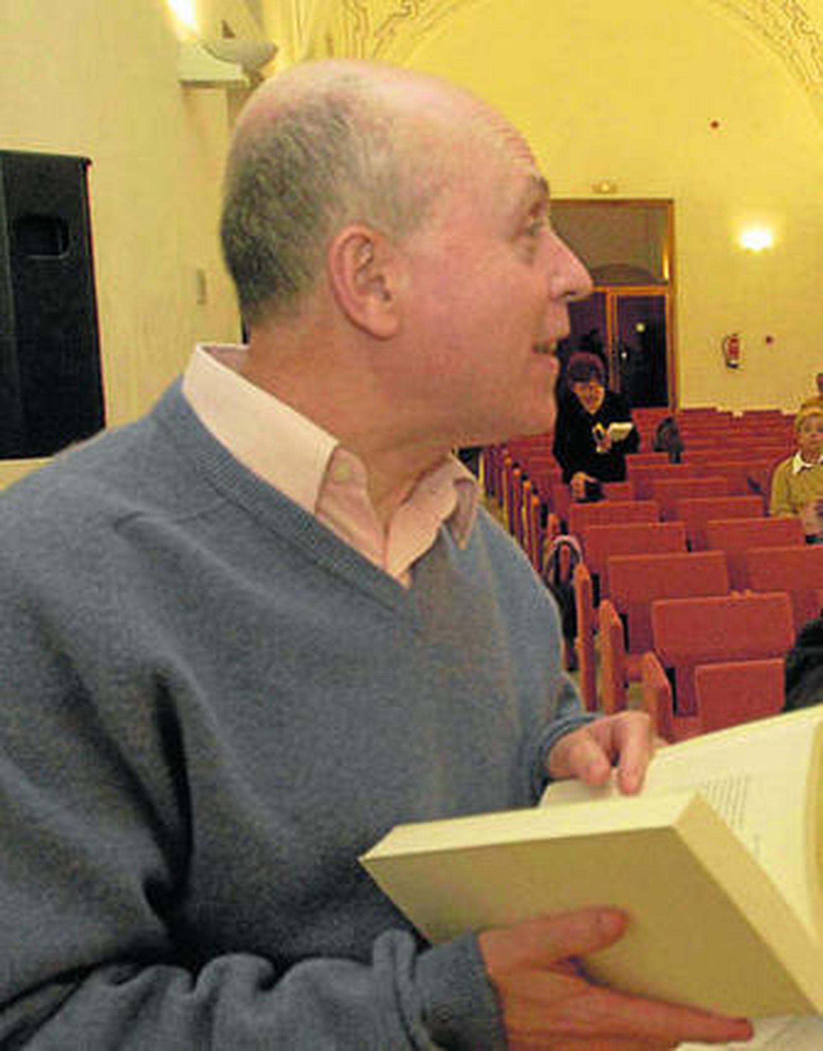 El escritor Javier Lastalé.