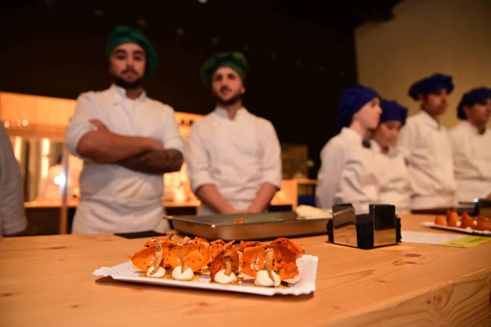 Degustación de grillos, música y  en el festival Gravité