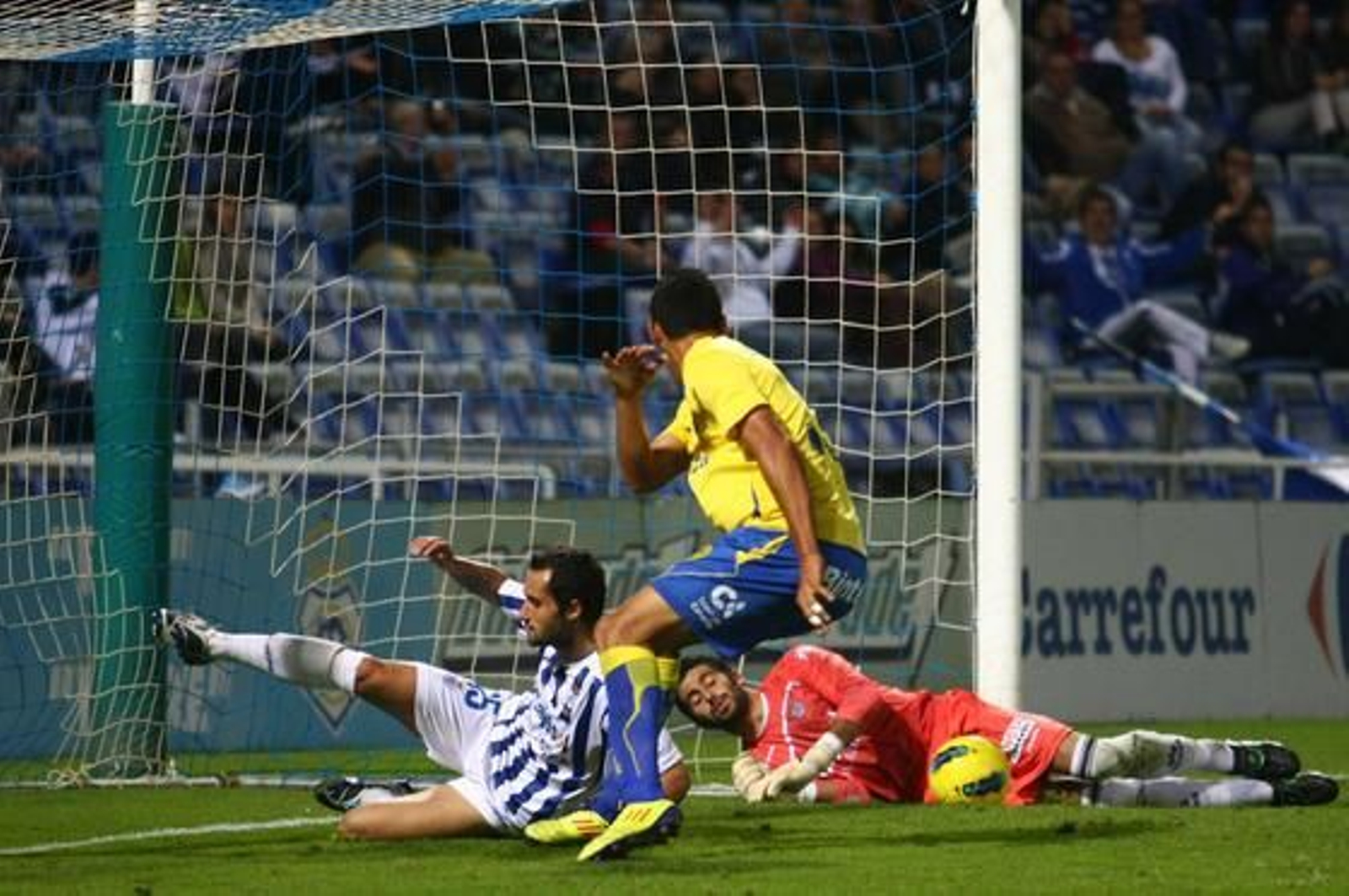 El Recreativo vence en casa a Las Palmas (4-2). / Alberto Domínguez