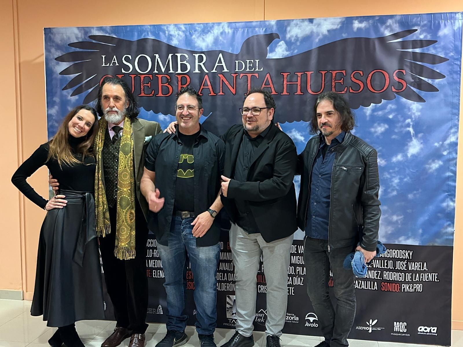 La alfombra roja del preestreno nacional, en Hornos, de la película "La sombra del quebrantahuesos"