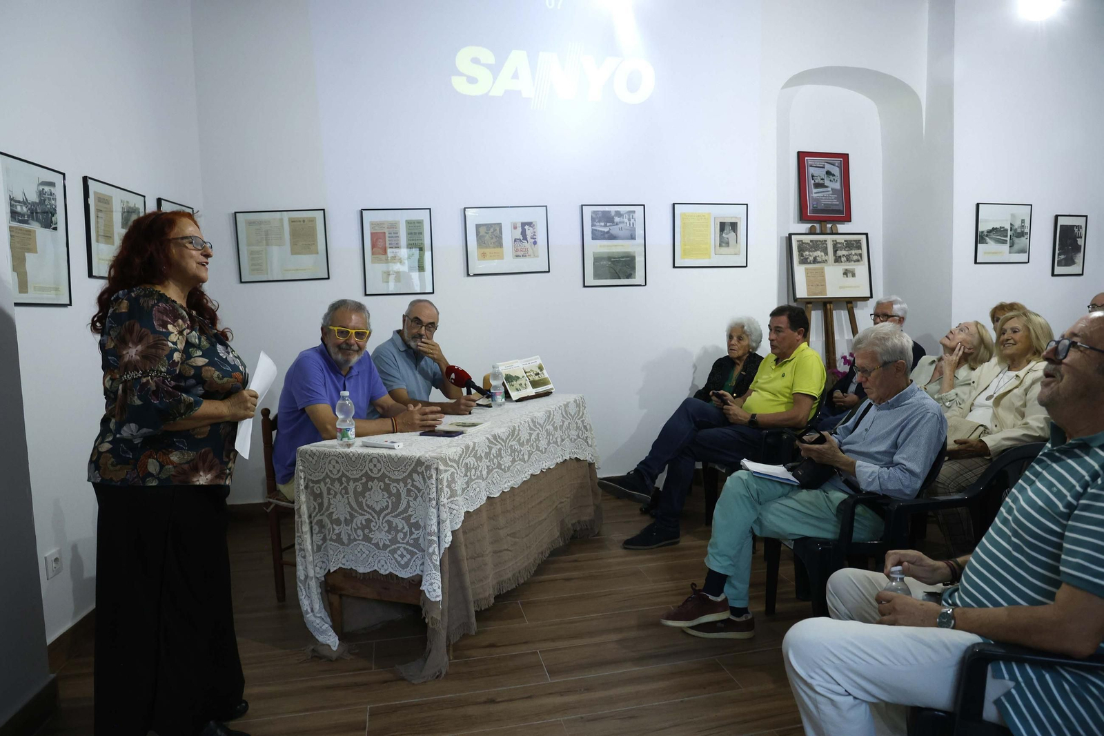 Las fotos de la exposición "El San Roque de los 60" y la presentación de los libros "Plaza de Armas" y "Alameda" de Antonio Pérez Girón