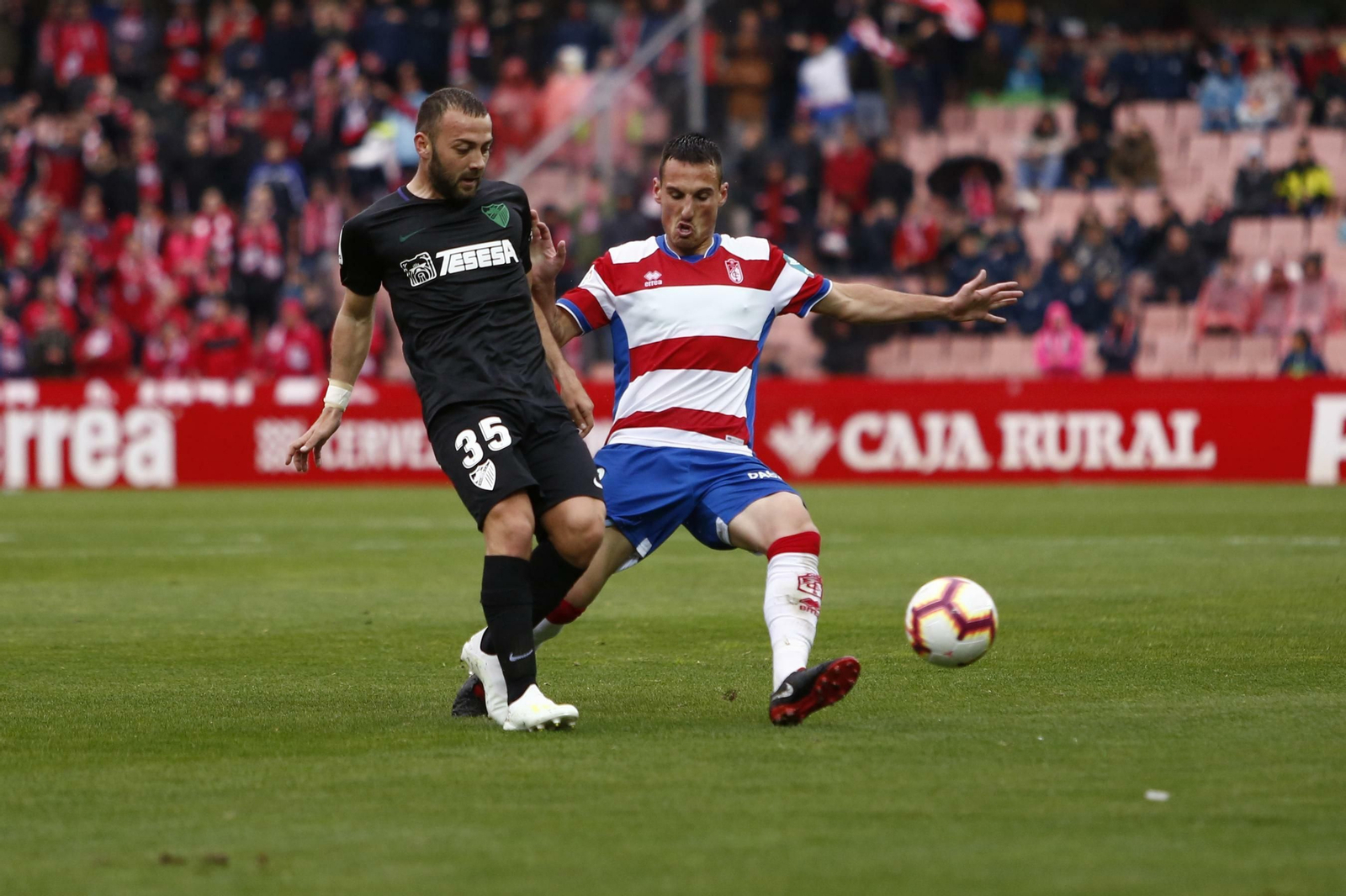 Presión de Fede San Emeterio durante el partido