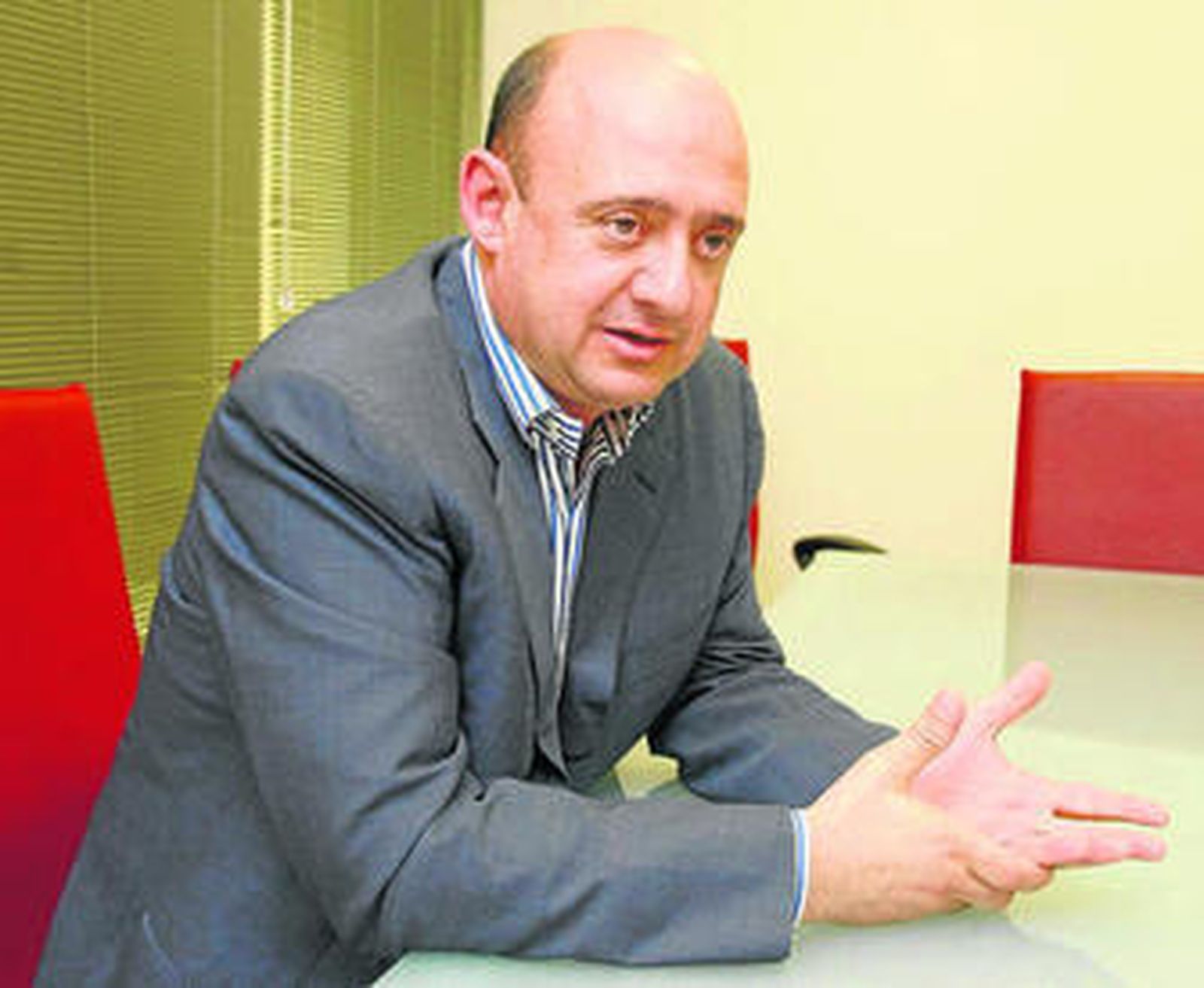 Manuel López, presidente de Philoseed España, en la redacción de Diario de Almería.