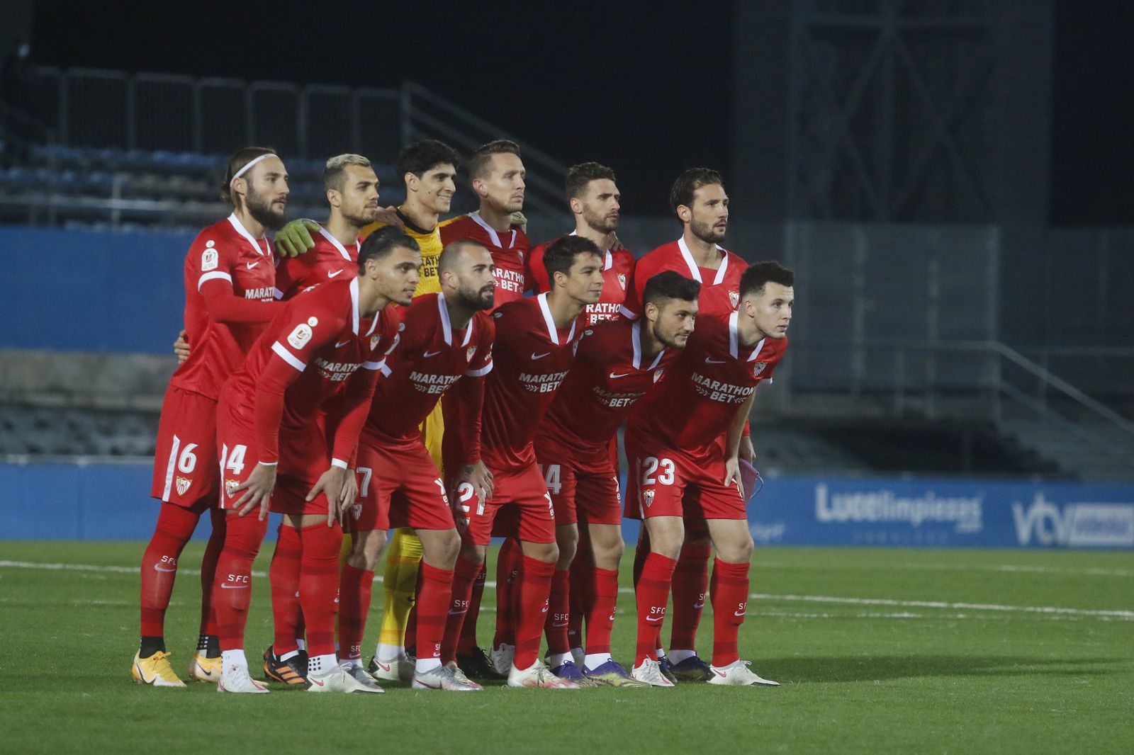 Las imágenes de la histórica visita del Sevilla FC al Ciudad de Lucena
