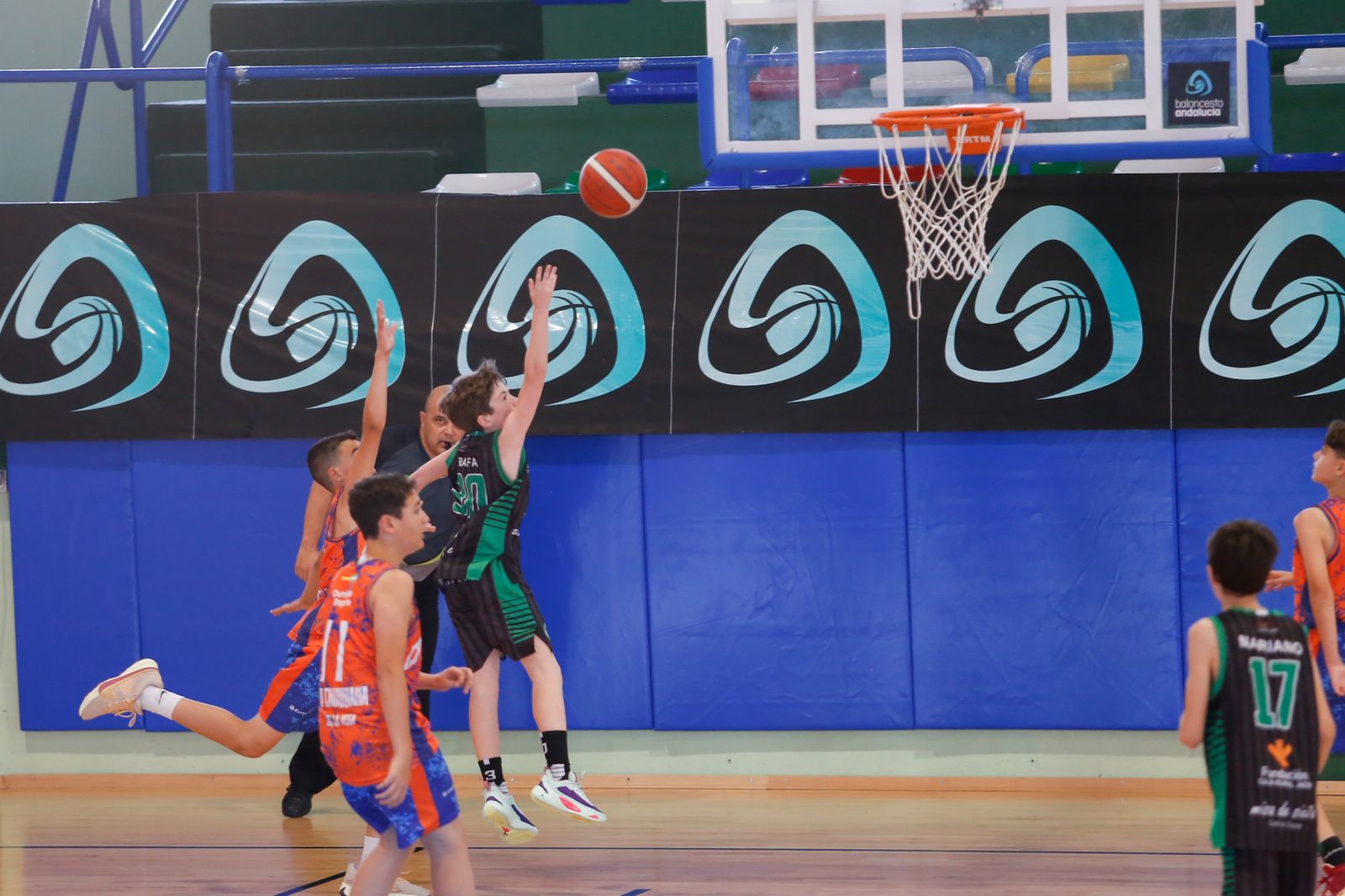 Las fotos de la tercera jornada del Cadeba mini masculino de La Linea
