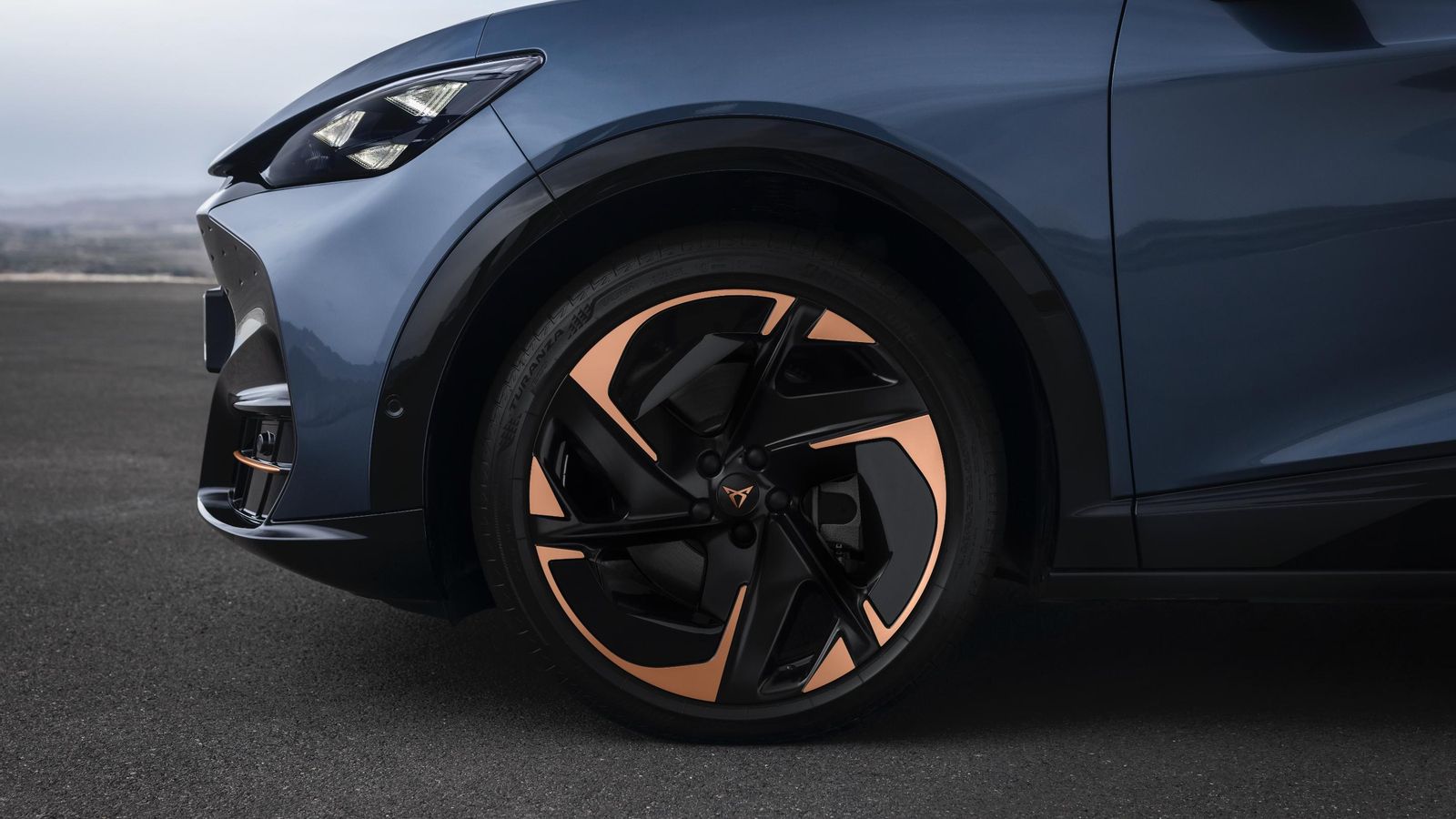 En el caso de las llantas de 21" opcionales, éstas pueden ser forjadas, lo que ahorra algo de masa no suspendida.