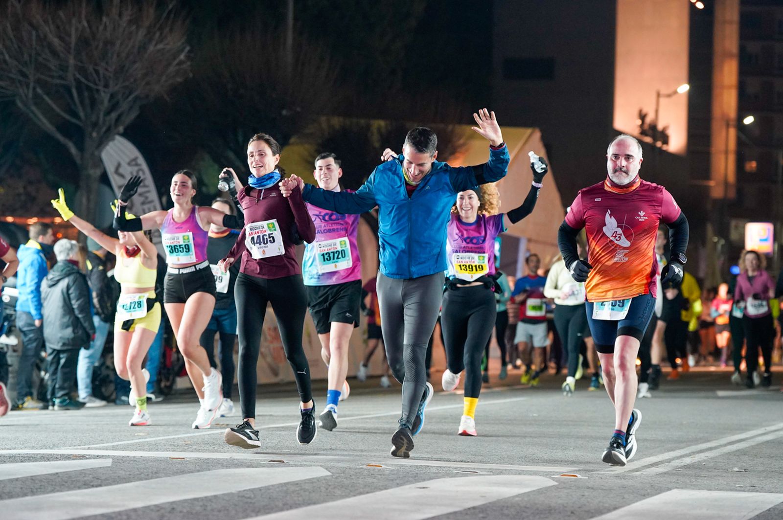 En imágenes: búscate en tu llegada a meta de la Carrera de San Antón 2026 (18)