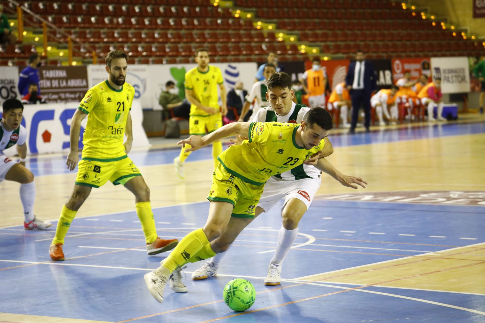 La derrota del Córdoba Futsal ante el Jaén Paraíso Interior, en imágenes