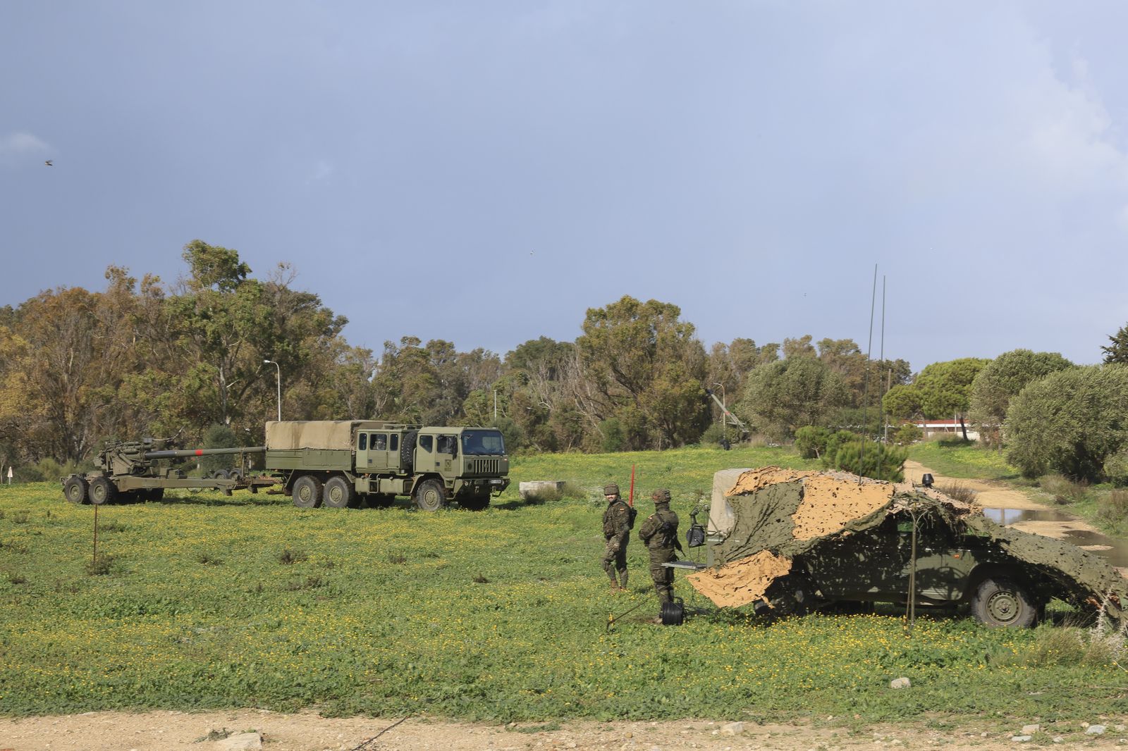 La ministra de Defensa, en el acuartelamiento de Camposoto de San Fernando