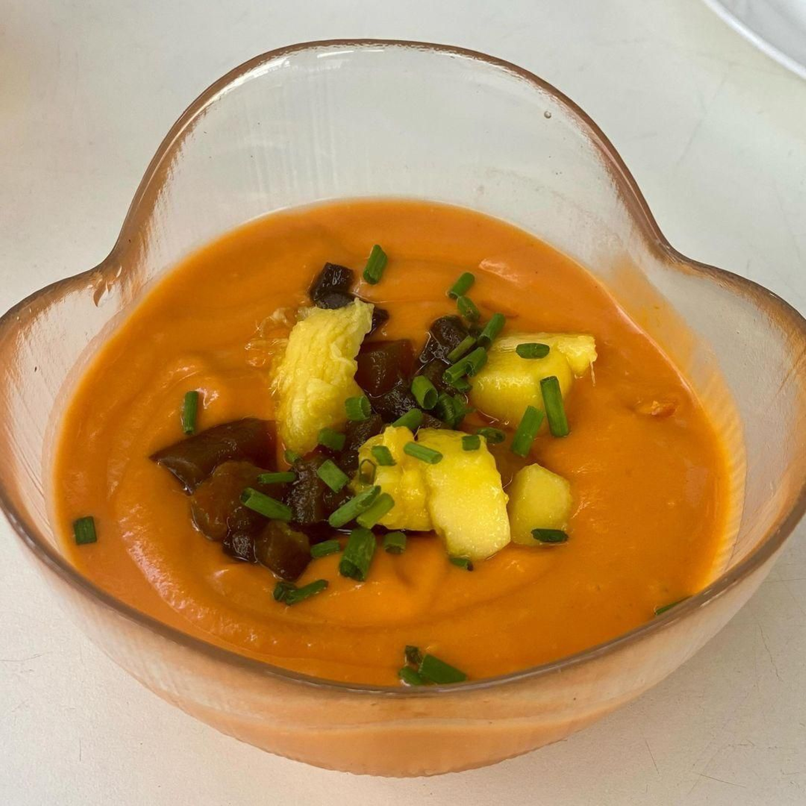 Salmorejo de atún en flor