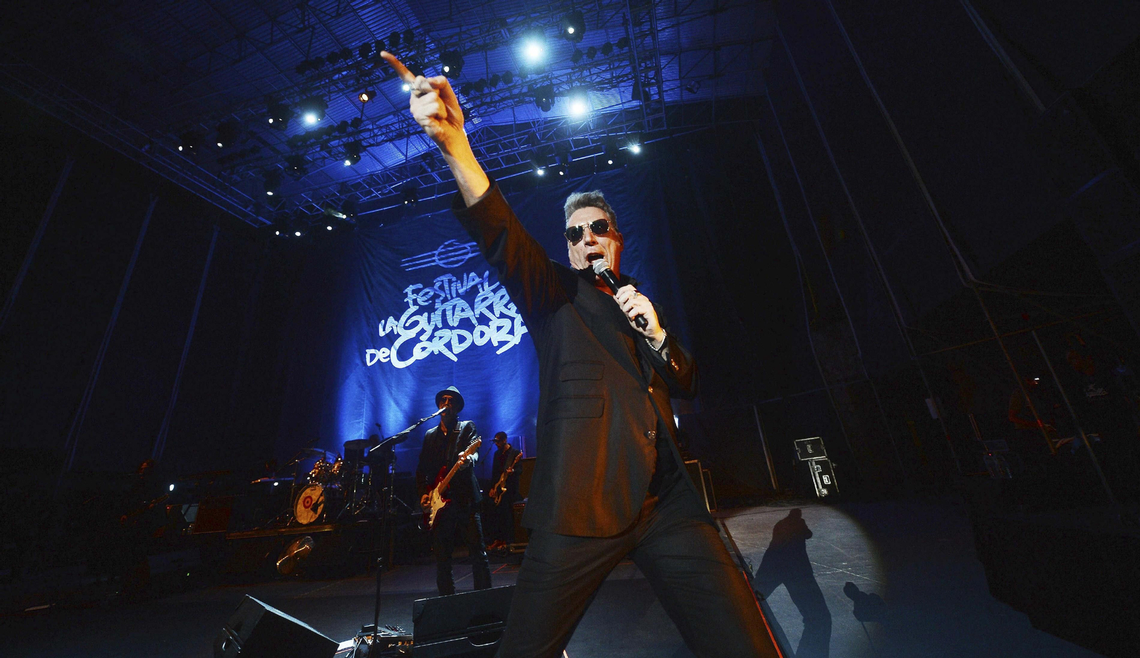Loquillo actúa en una edición anterior del Festival de la Guitarra.