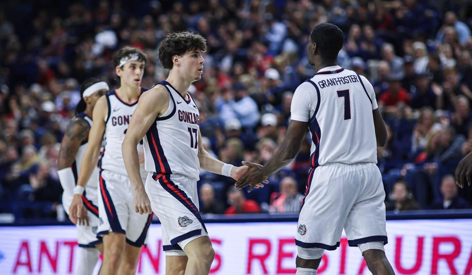 NCAA: Mario Saint-Supéry y Guille del Pino debutan con victoria