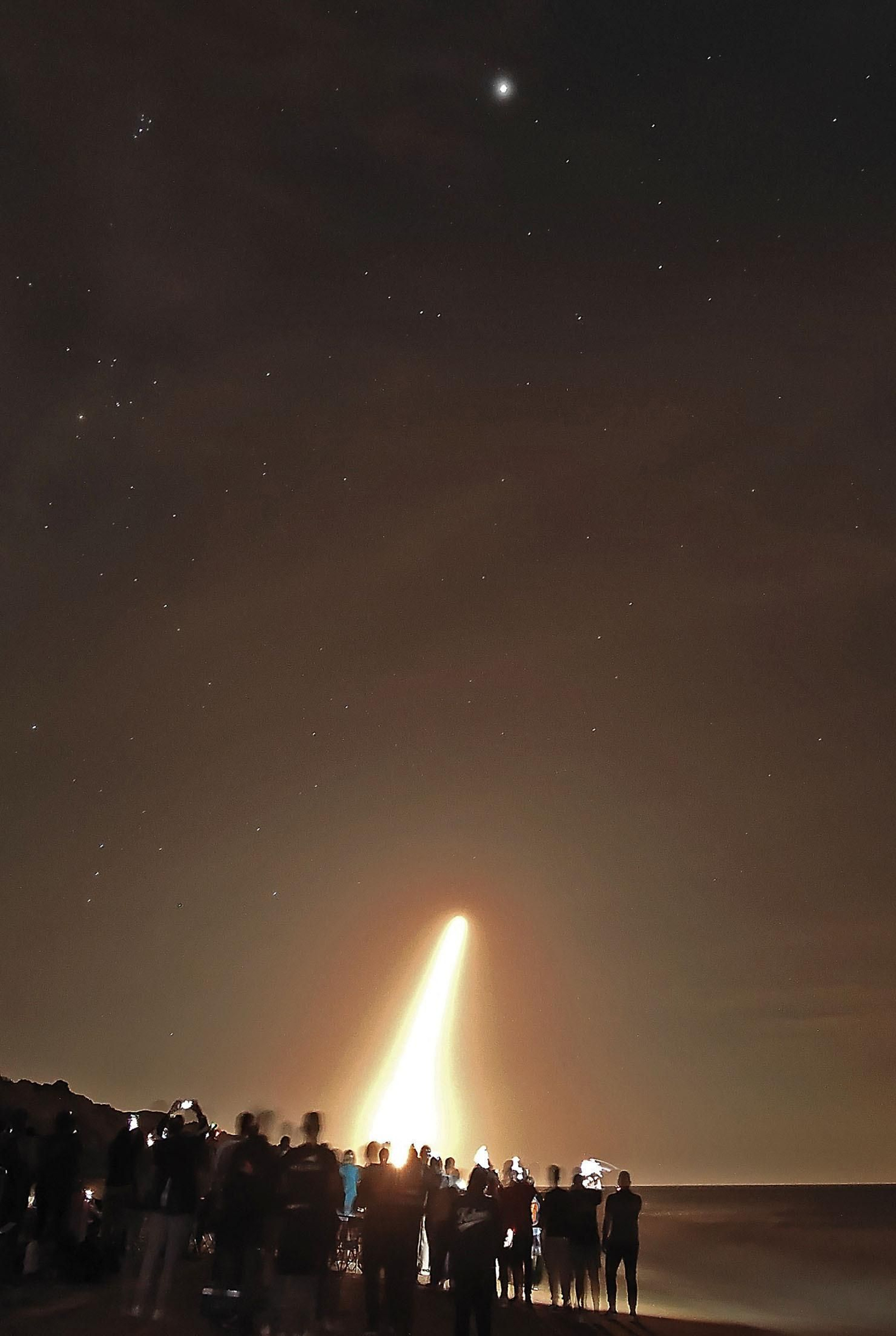 Imágenes del despegue del cohete Miura desde Huelva