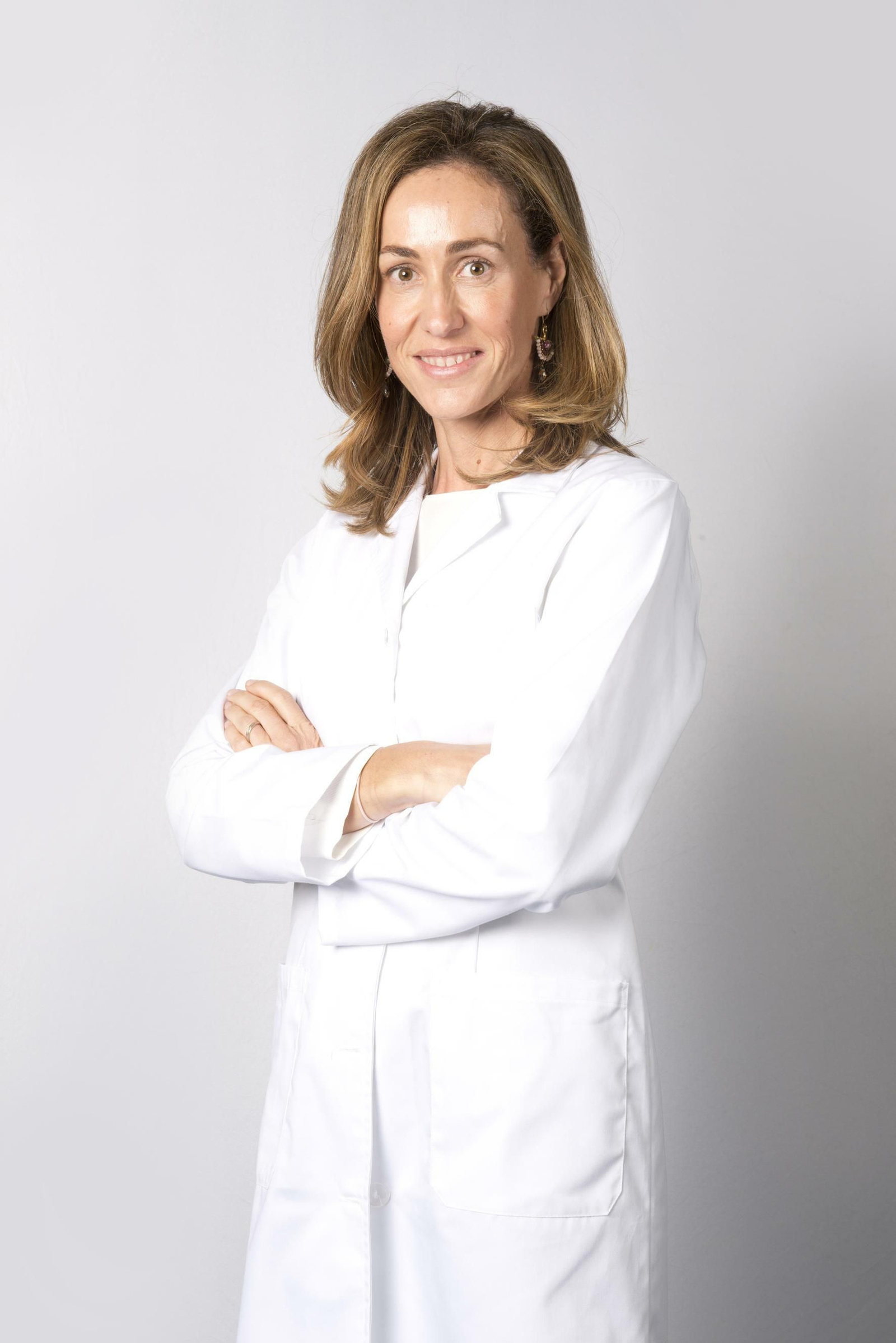 Dra. Mª Ángeles Giménez-Almenara, oftalmóloga de Clínica Baviera Córdoba.