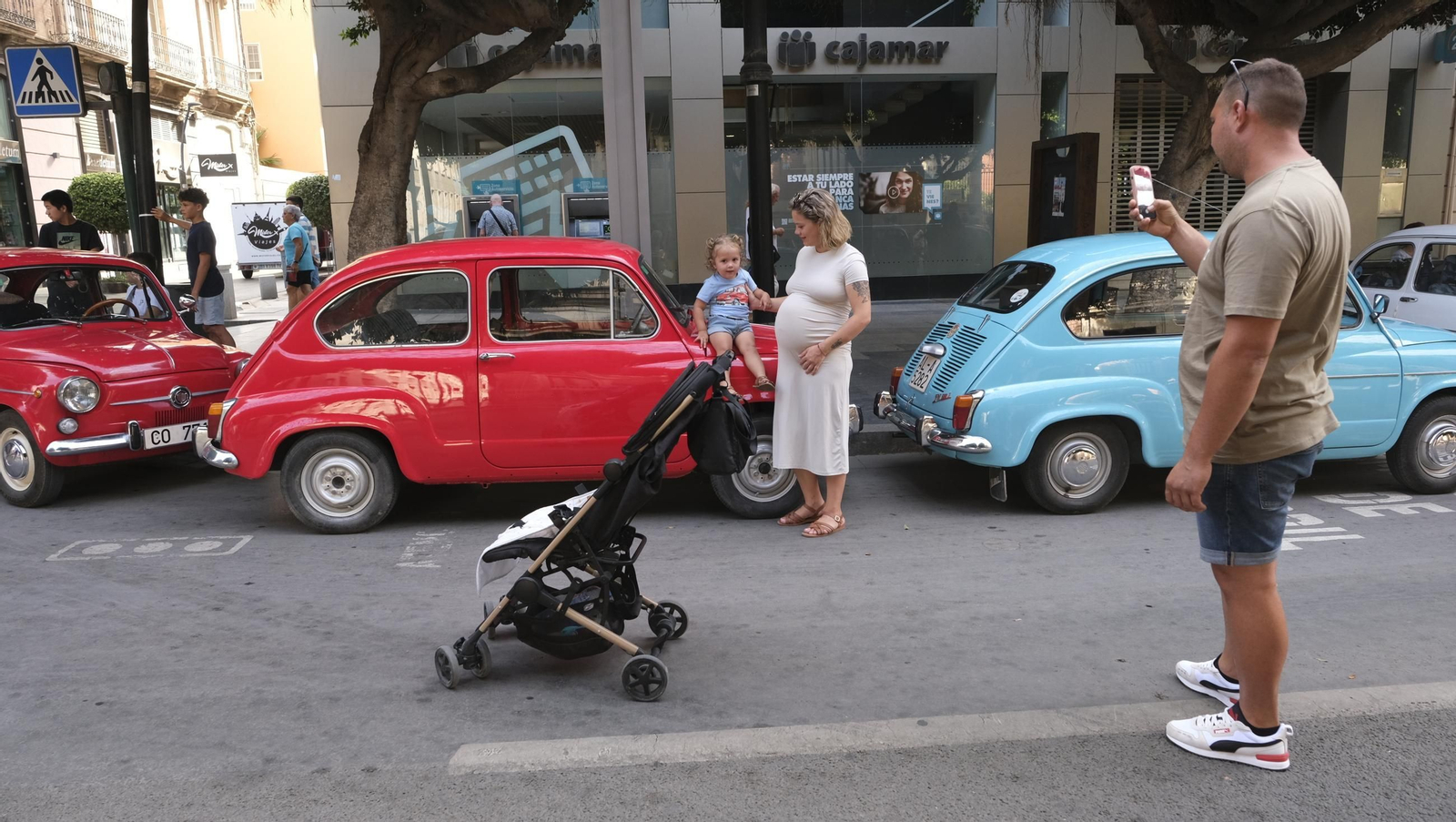 Los Seat 600 y los Mini en la Feria de Almería 2024, en imágenes
