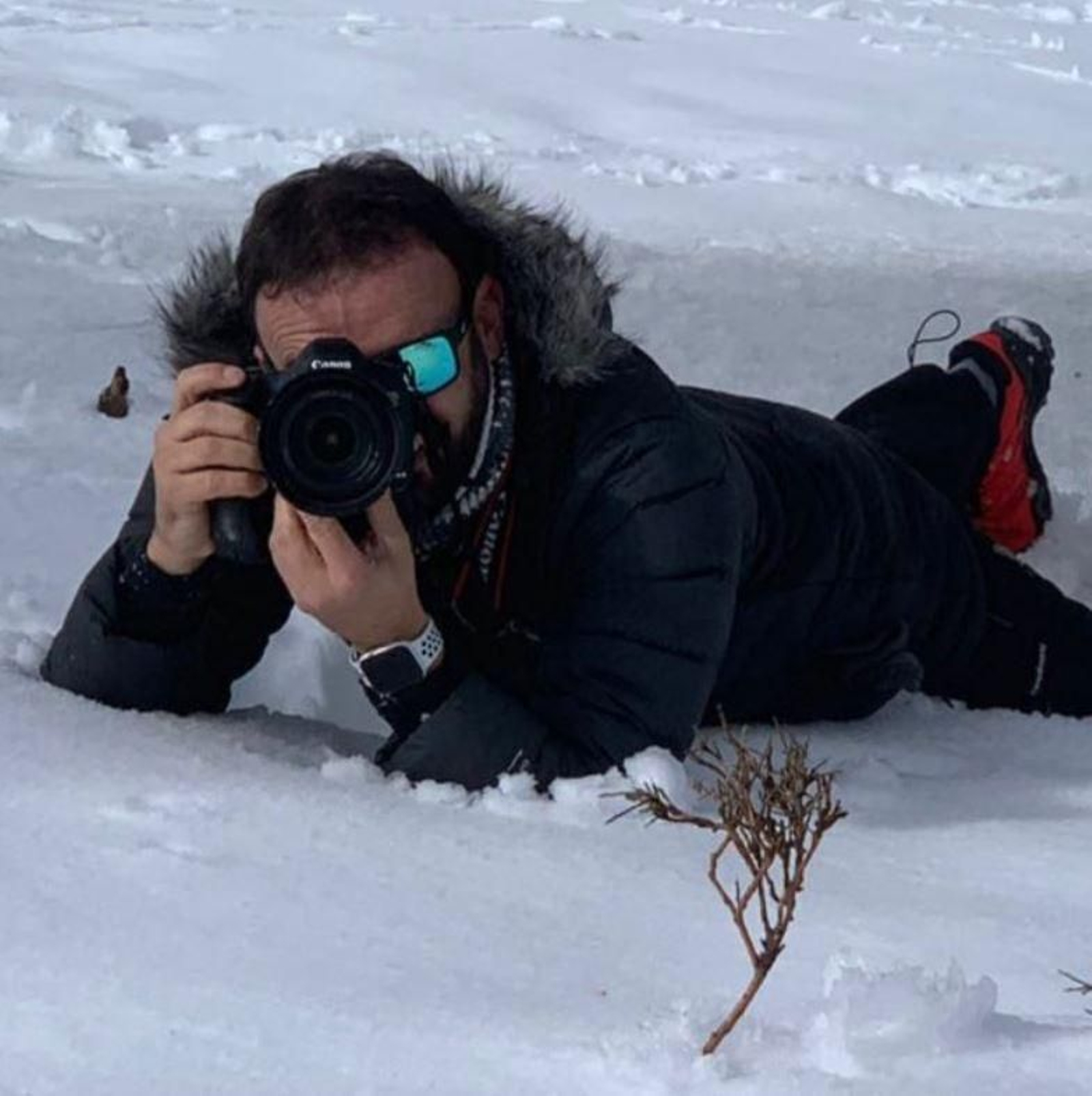 Manuel, nombre de pila, con su cámara en mano.