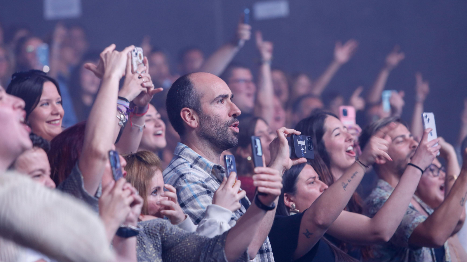 Fotos del concierto de Malú en La Línea