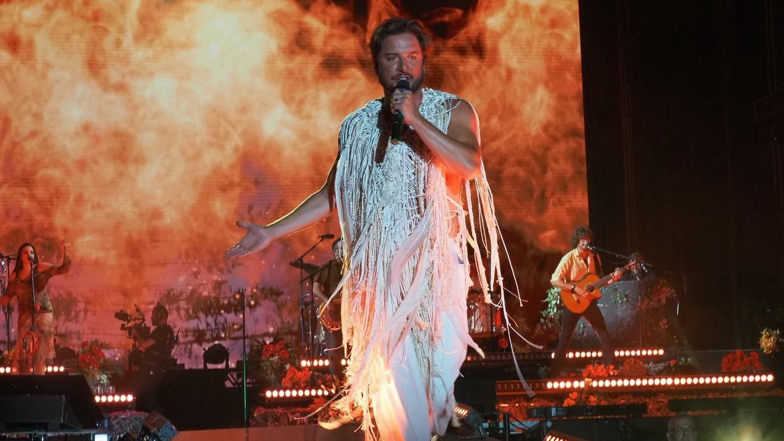 Manuel Carrasco, durante su concierto en Isla Cristina.