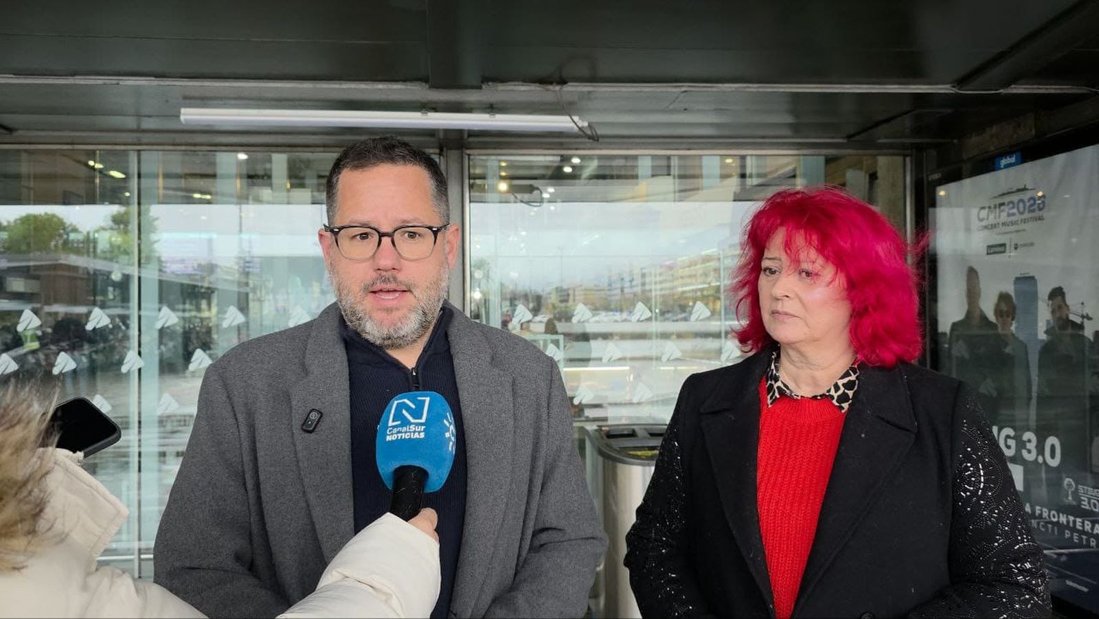 José Ignacio García y la eurodiputada del BNG, Ana Miranda, esta mañana en la estación de Córdoba.