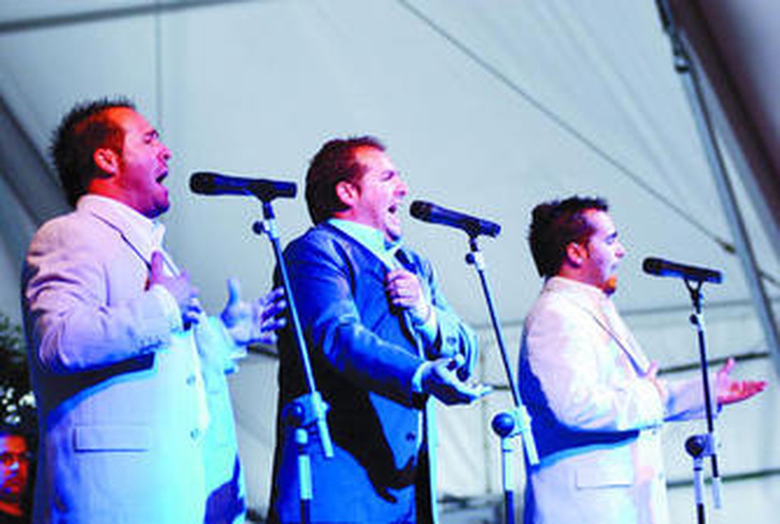 Un concierto de Manuel Carrasco inaugura 'Música junto a la Ría'