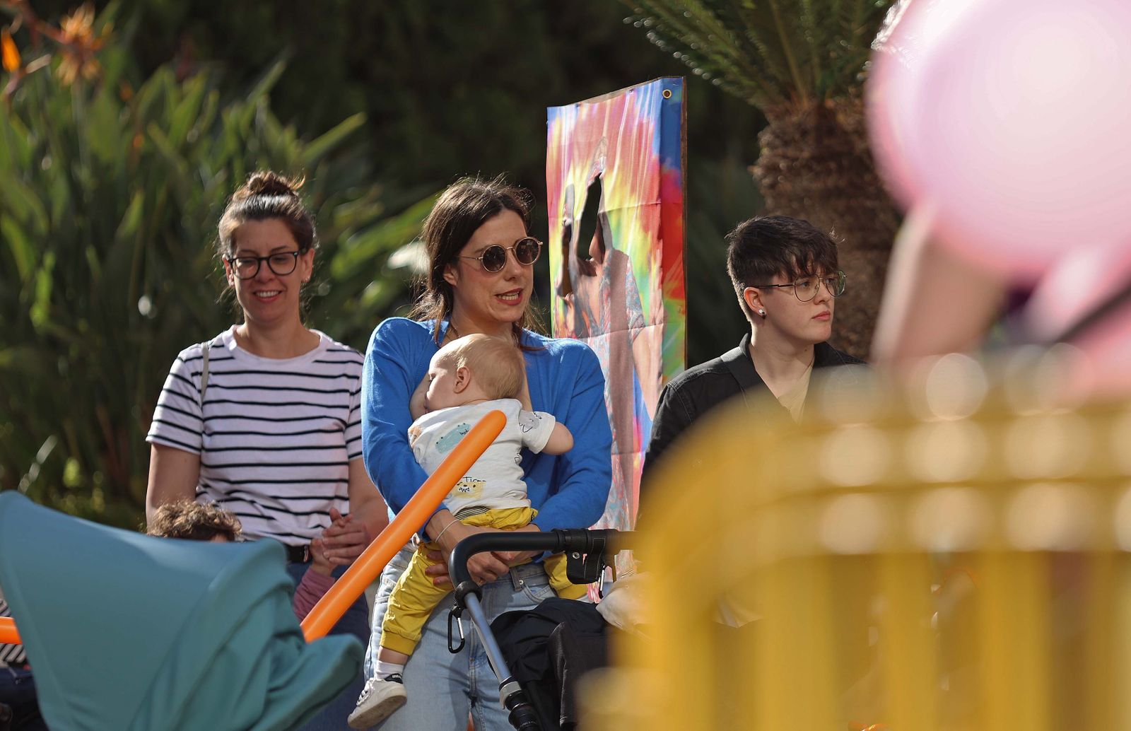 El mercadillo hippie de la Fiesta de la Primavera de La Línea, en imágenes