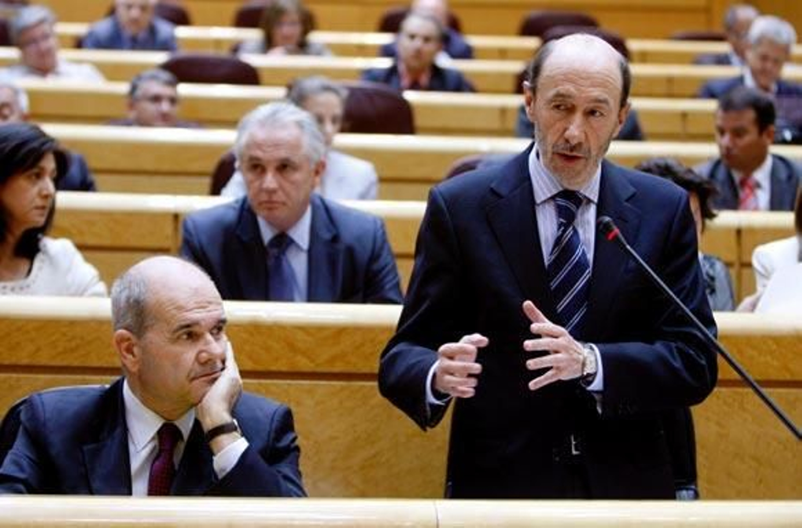 Rubalcaba no explicará en el Congreso el 'caso Faisán' ni las actas de ETA