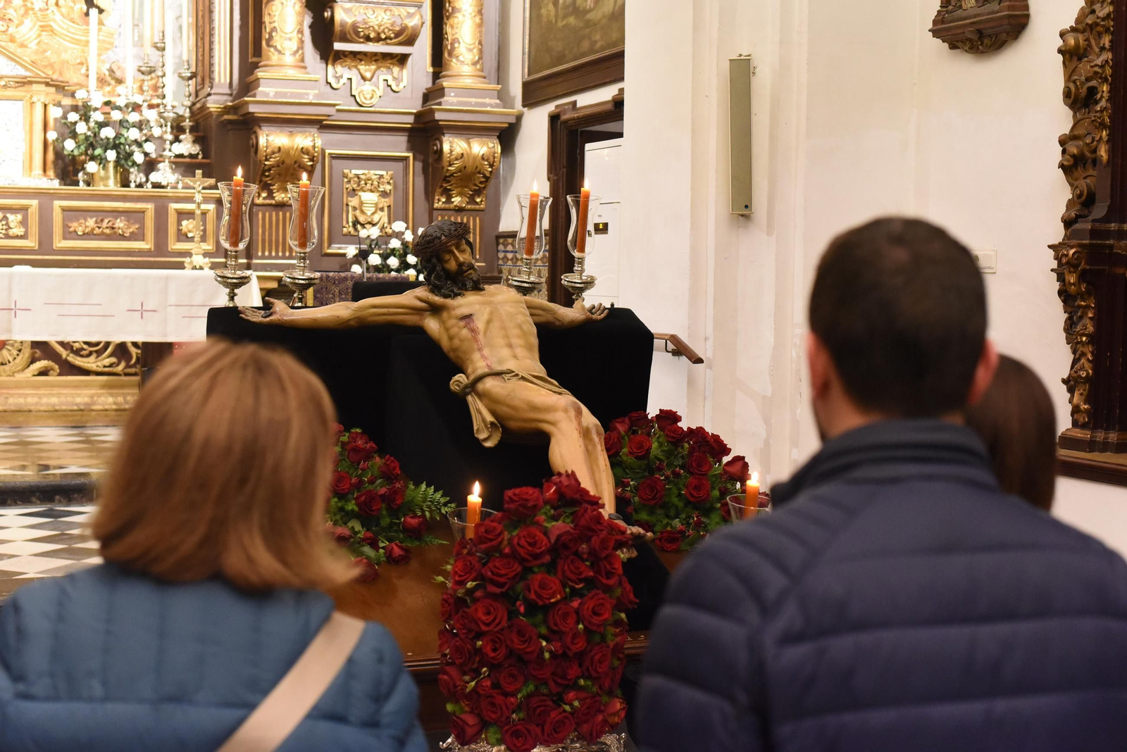 Las mejores imágenes del vía crucis del Cristo de la Clemencia en Córdoba