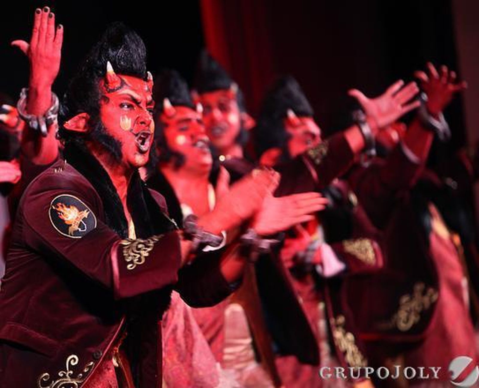 Comparsa 'Los del piso de abajo'  Foto: Jesus Marin