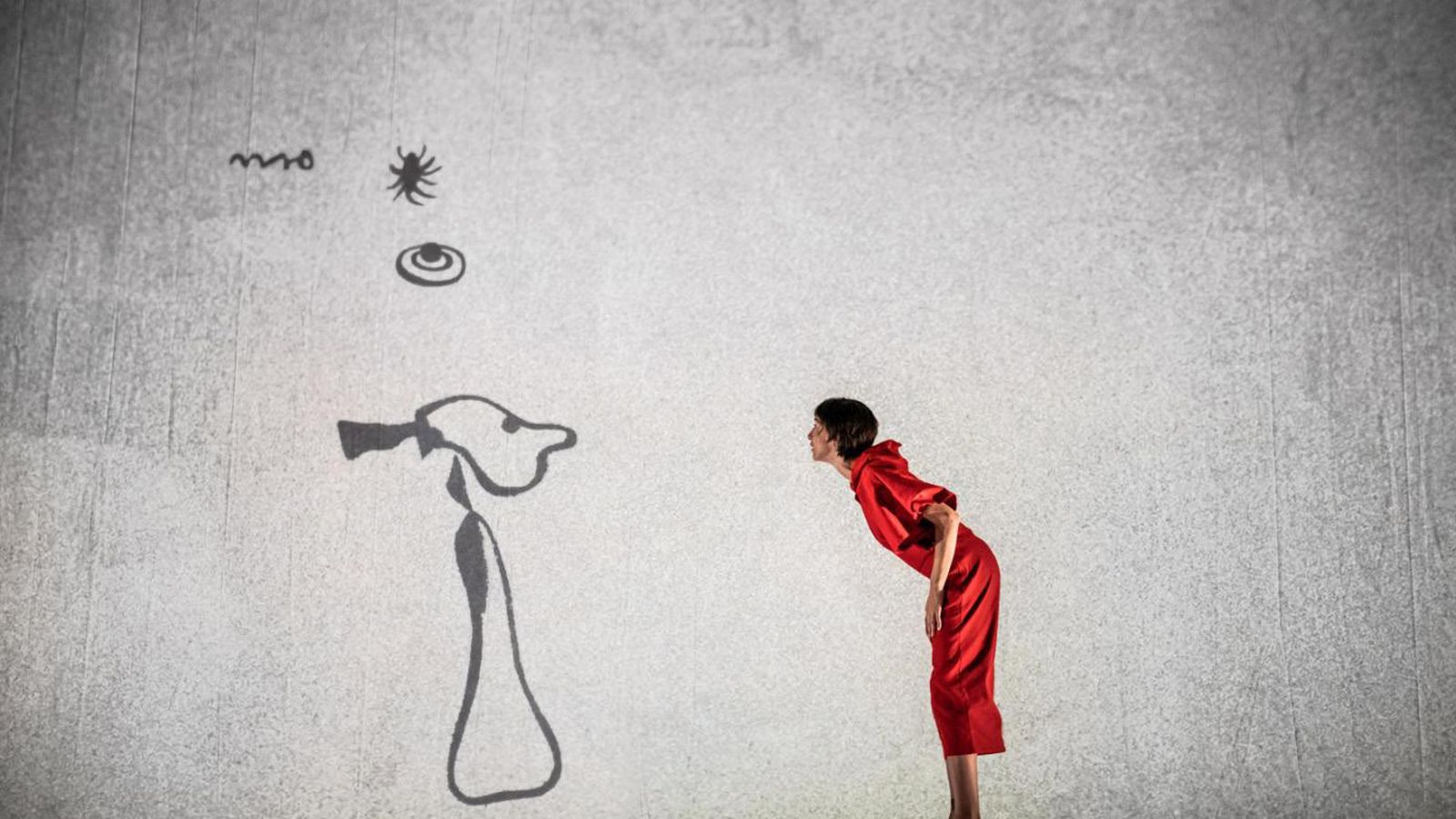 Símbolos y personajes creados por Joan Miró cobran vida y 'bailan' con la compañía mallorquina.