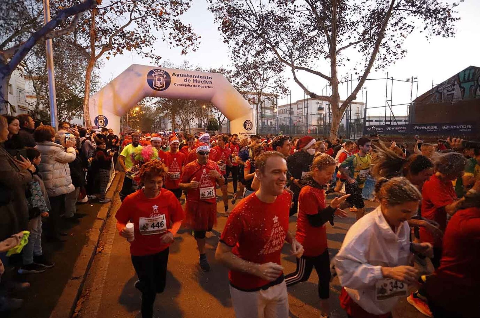 Imágenes de la carrera de San Silvestre en Huelva