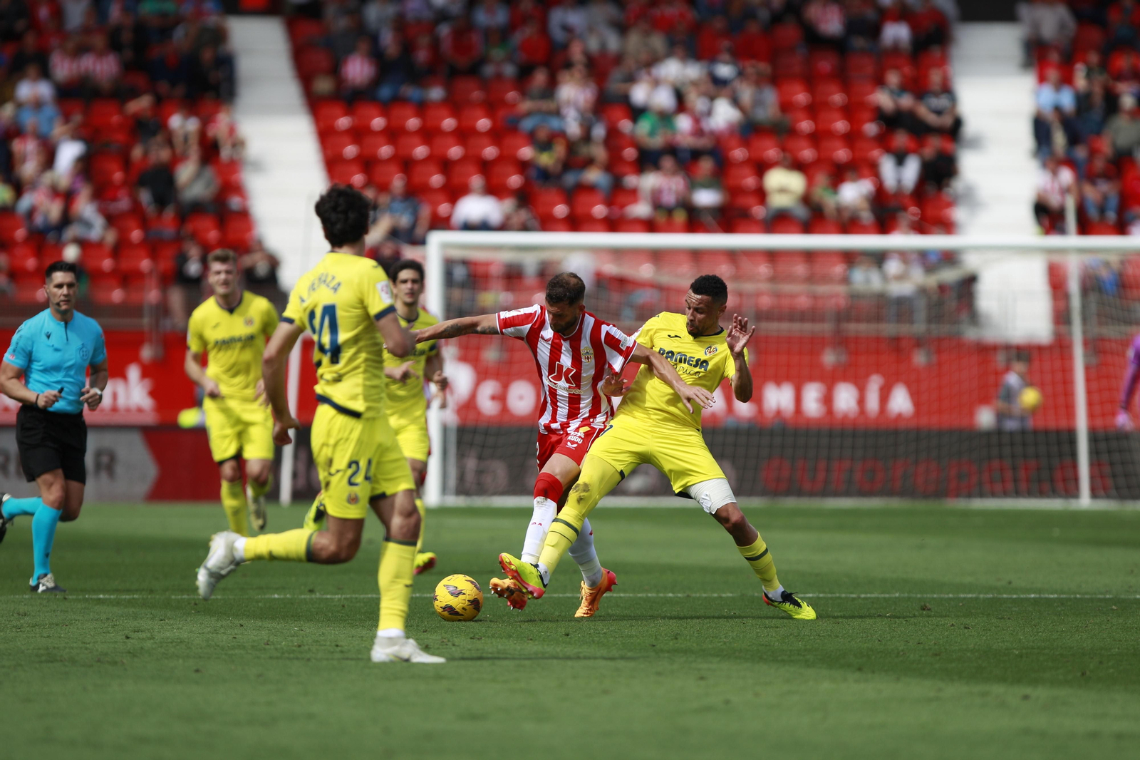 Las mejores imágenes del partido de fútbol U.D. Almería-Villarreal C.F.