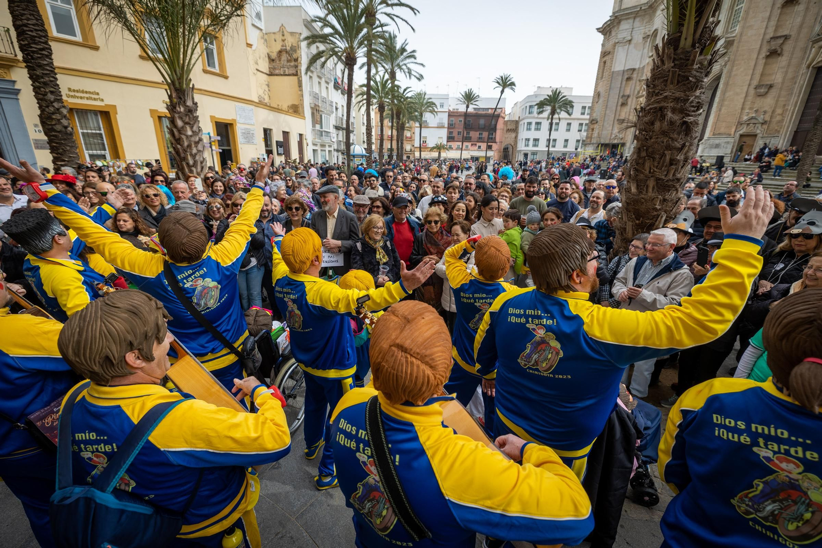 Imágenes del lunes de coros e ilegales del Carnaval de Cádiz 2023