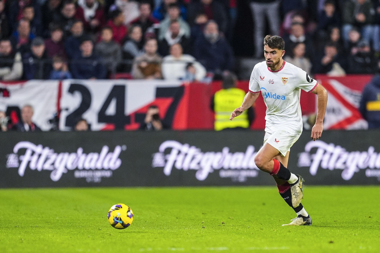 Álvaro Pascual en un partido del Sevilla.