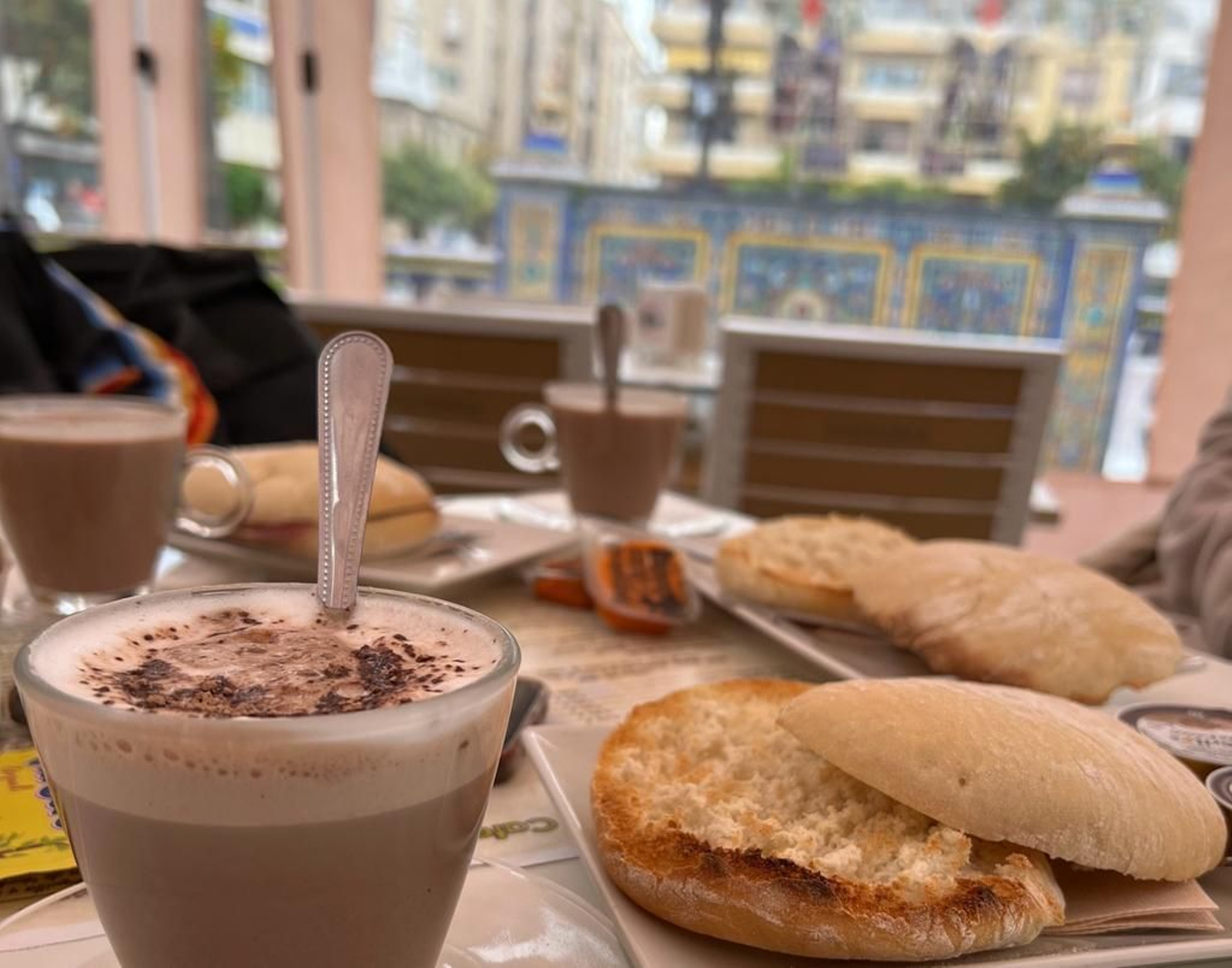 Desayuno con vistas a la Plaza Alta