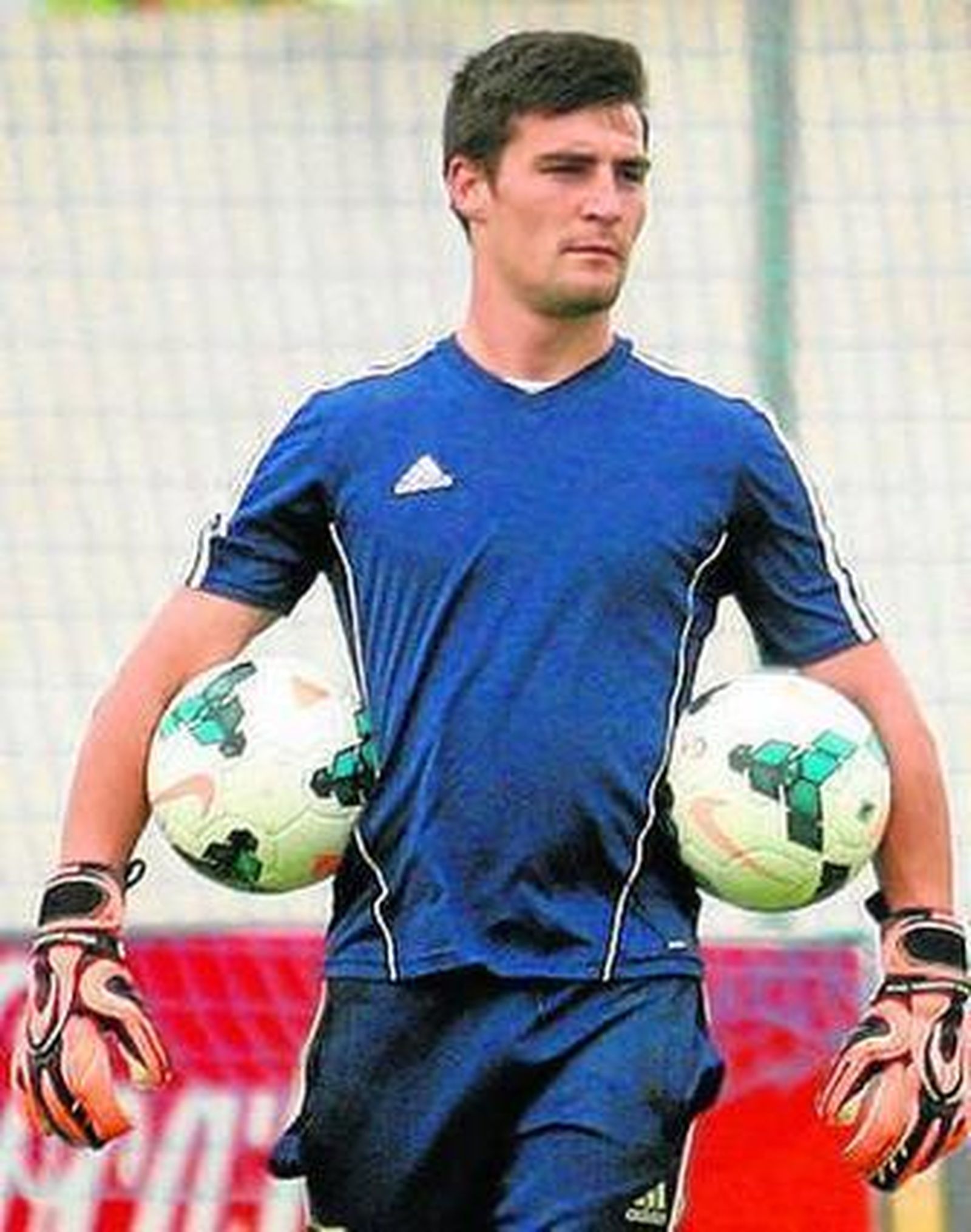 Dani Sotres, portero del Recre, y Elena Tobar, diputada de Deportes.