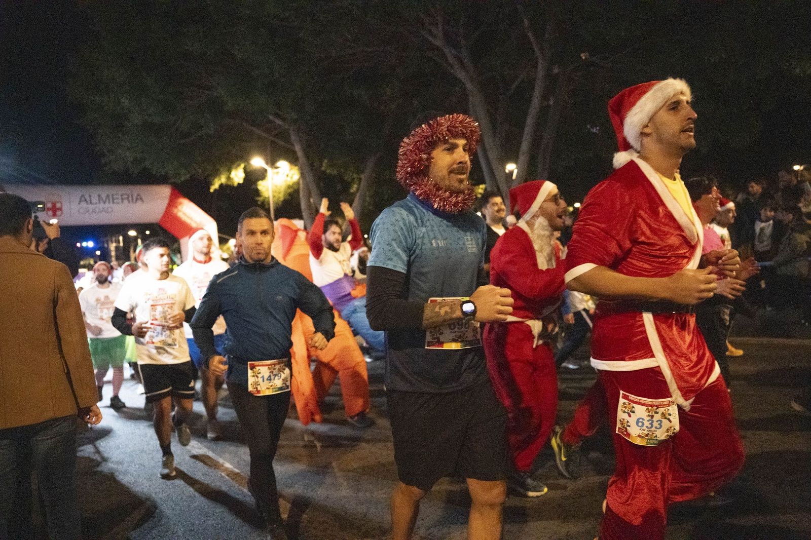 Almería corre y celebra su memoria olímpica en una San Silvestre de récord