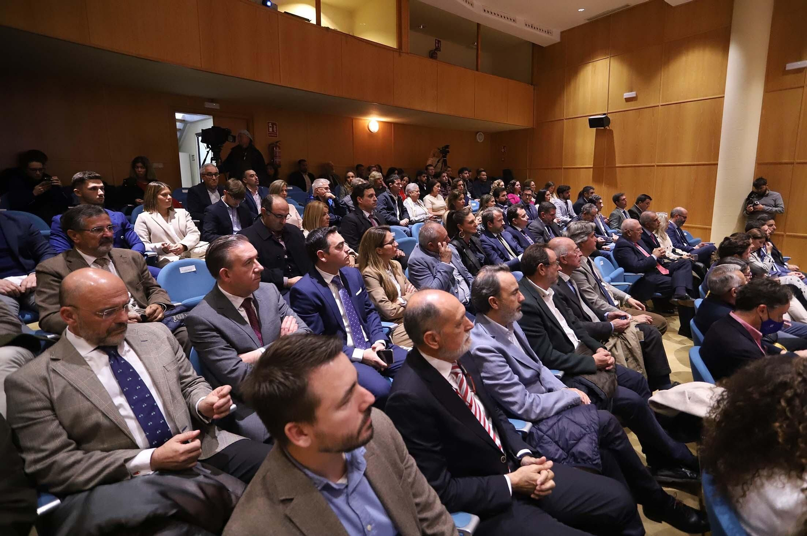 Imágenes de la entrega de los XVI Premios Empresarios del Año de Huelva