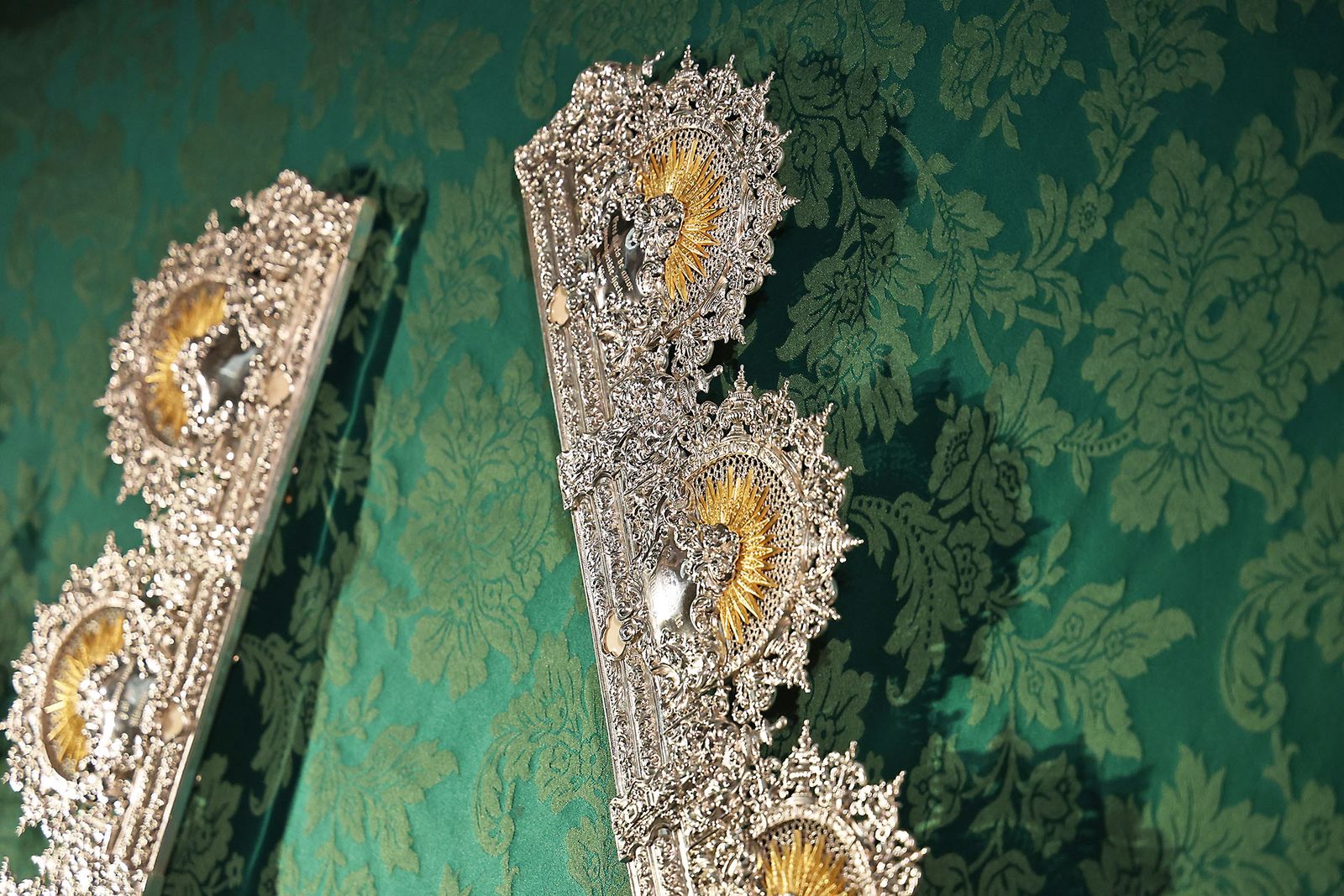 Sabatina y Bendición de nuevos atributos para la Virgen del Rocío