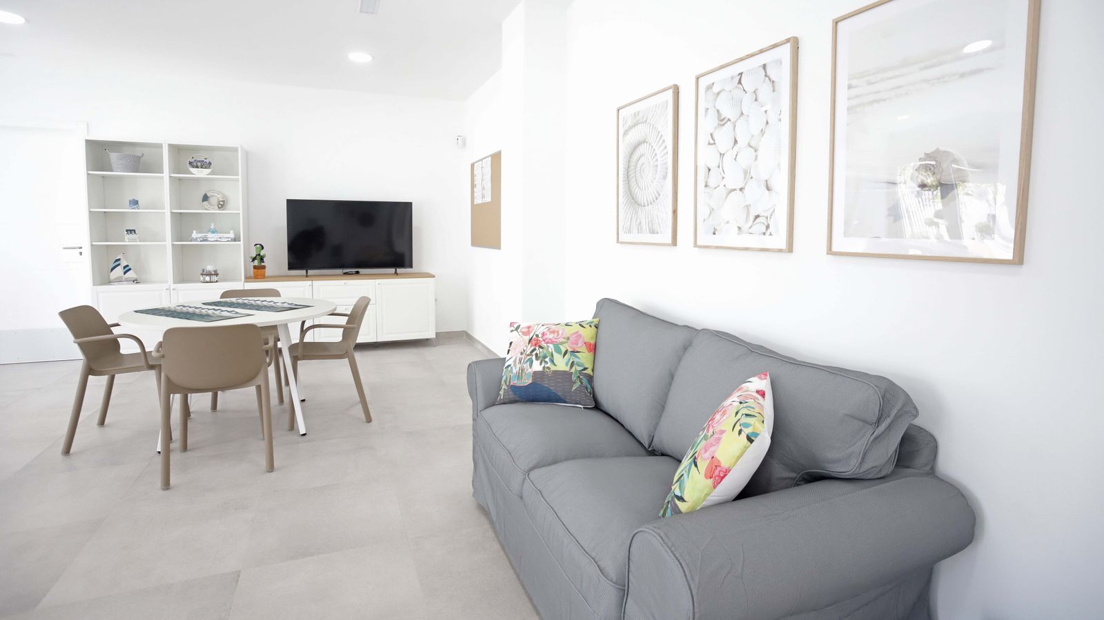 Fotos del nuevo centro de día Tea 'La Caracola' de Asansull en Palmones